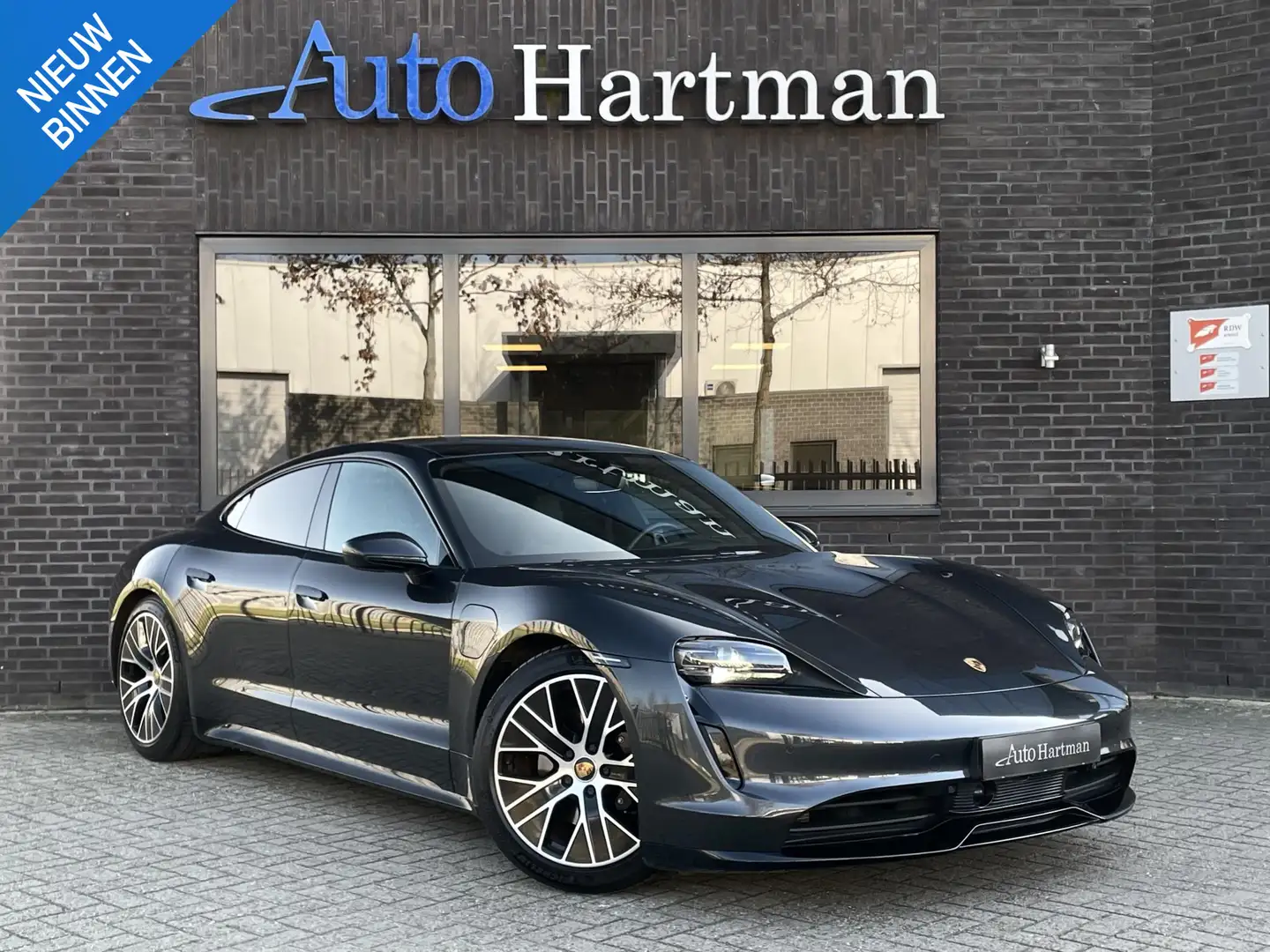 Porsche Taycan 4S Performance+ PANO|ACC|GLADLEDER|WARMTEPOMP Gris - 1