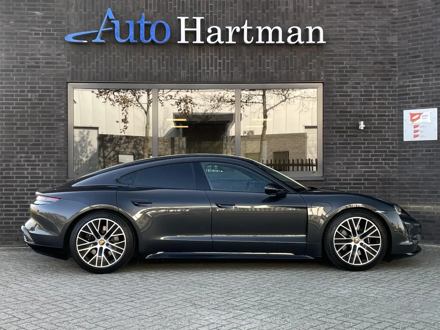 Porsche Taycan 4S Performance+ PANO|ACC|GLADLEDER|WARMTEPOMP Gris - 2