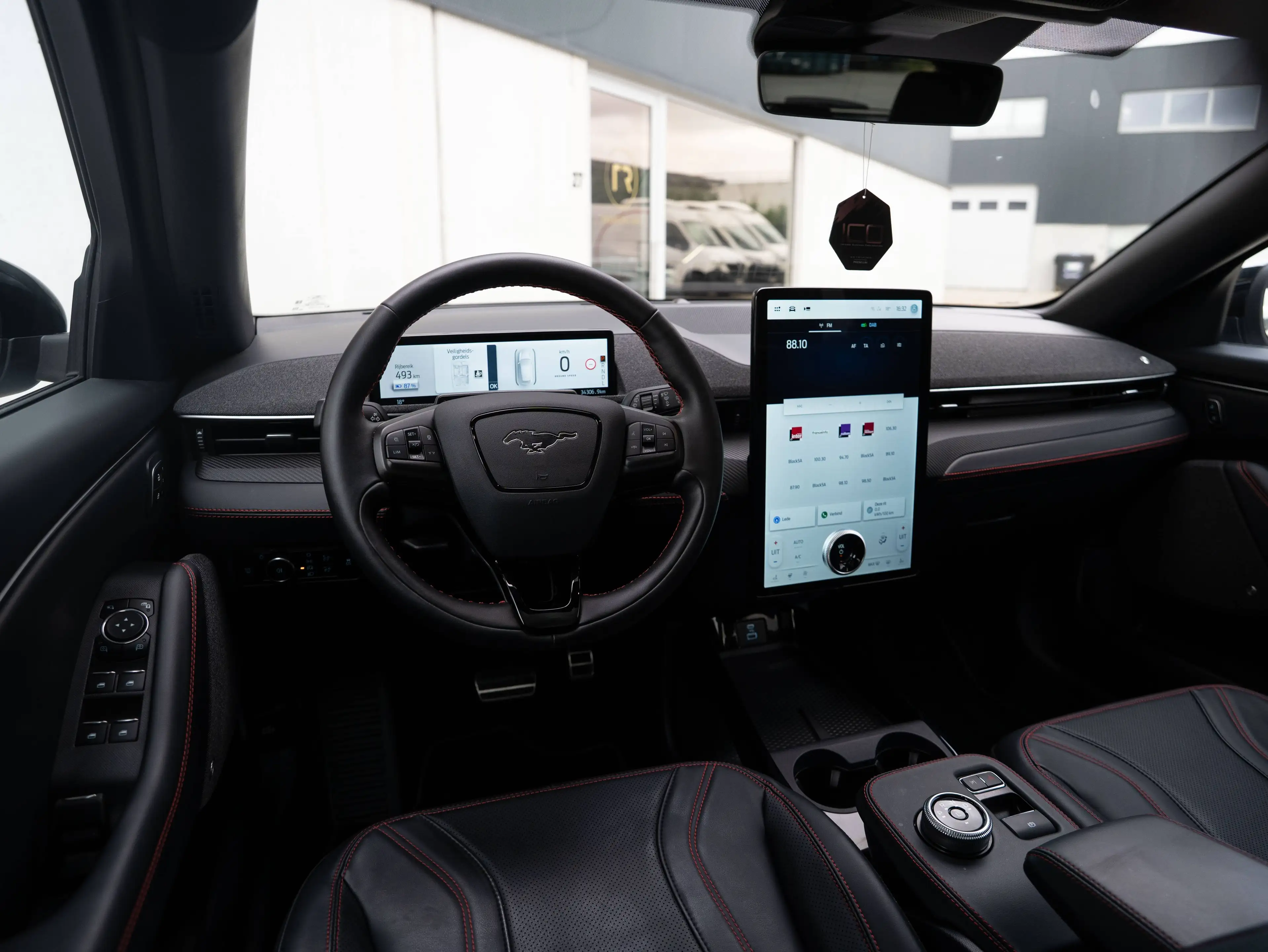 Ford Mustang Mach-E 99 kWh l Premium l Extended Range l Pano l Trekhaak l 96,5% SOH l Memory l B&O — photo 15