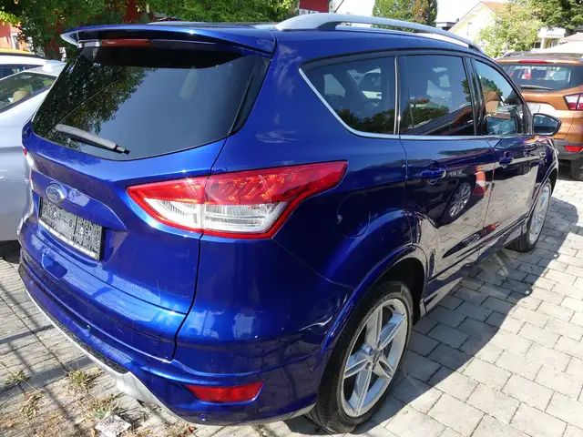 Ford Kuga view 3