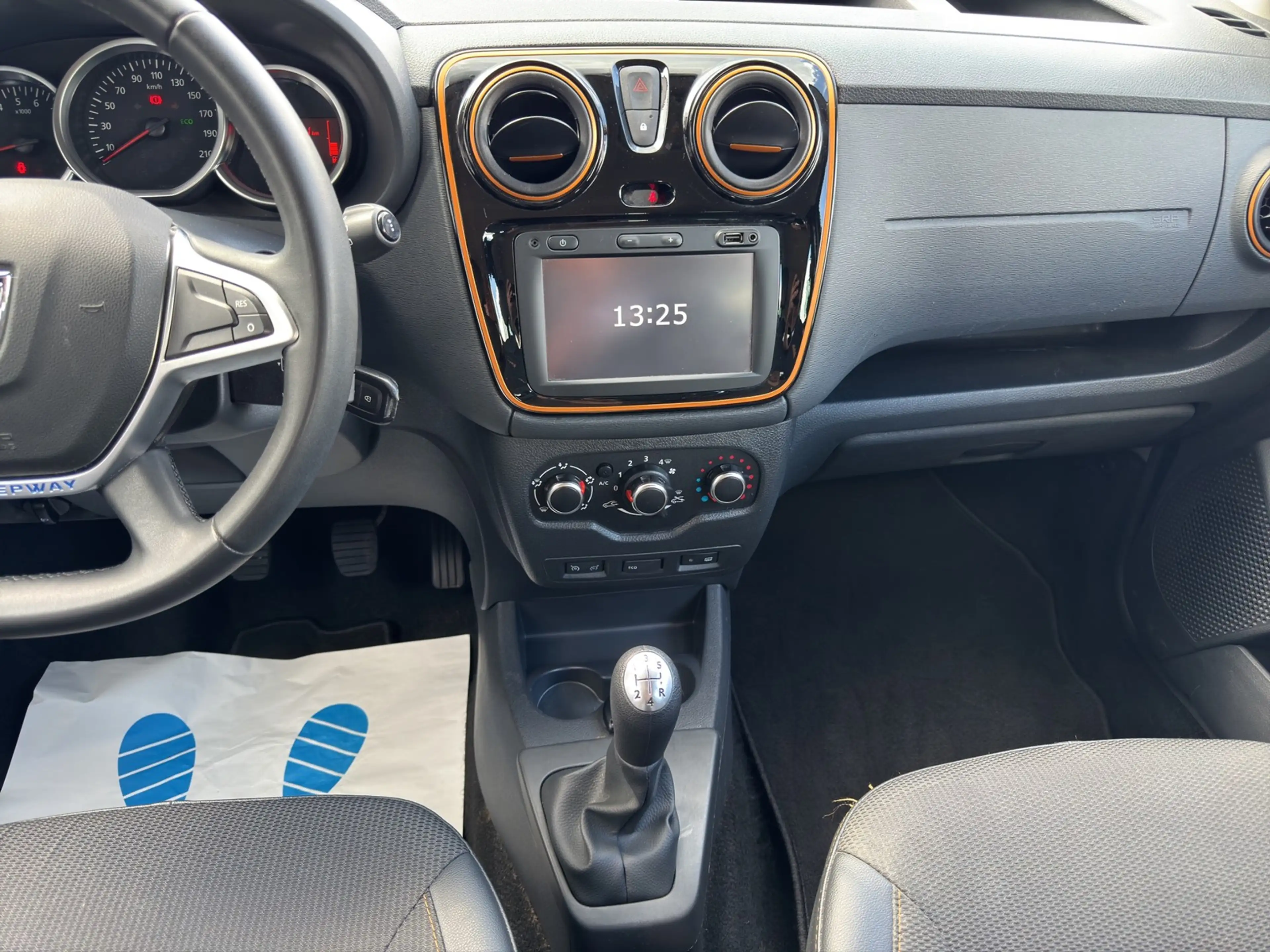 Dacia Dokker Stepway Celebration~AHK~SHZ~NAVIGATION~TEMPOM~R-KA — photo 11