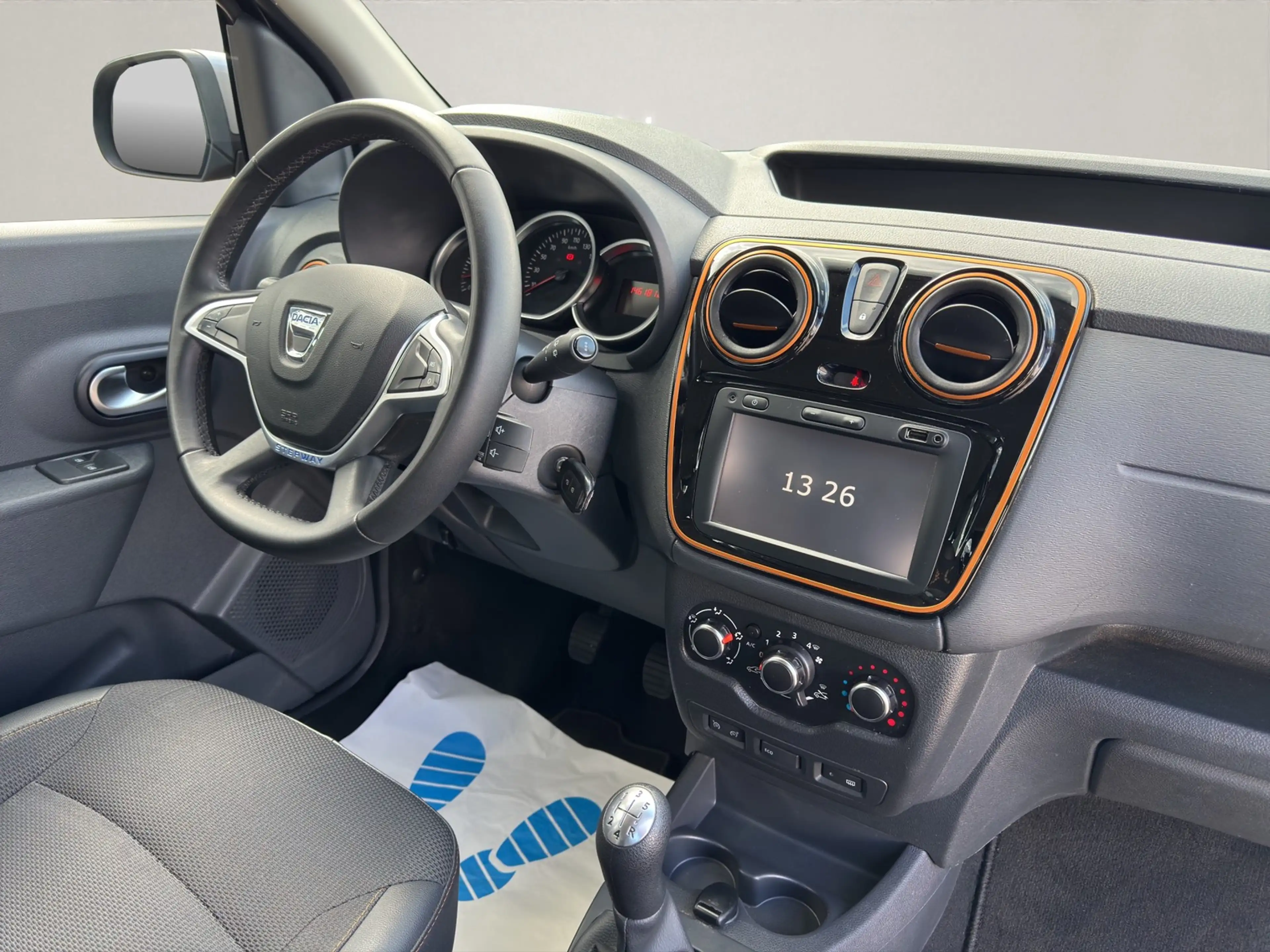 Dacia Dokker Stepway Celebration~AHK~SHZ~NAVIGATION~TEMPOM~R-KA — photo 14