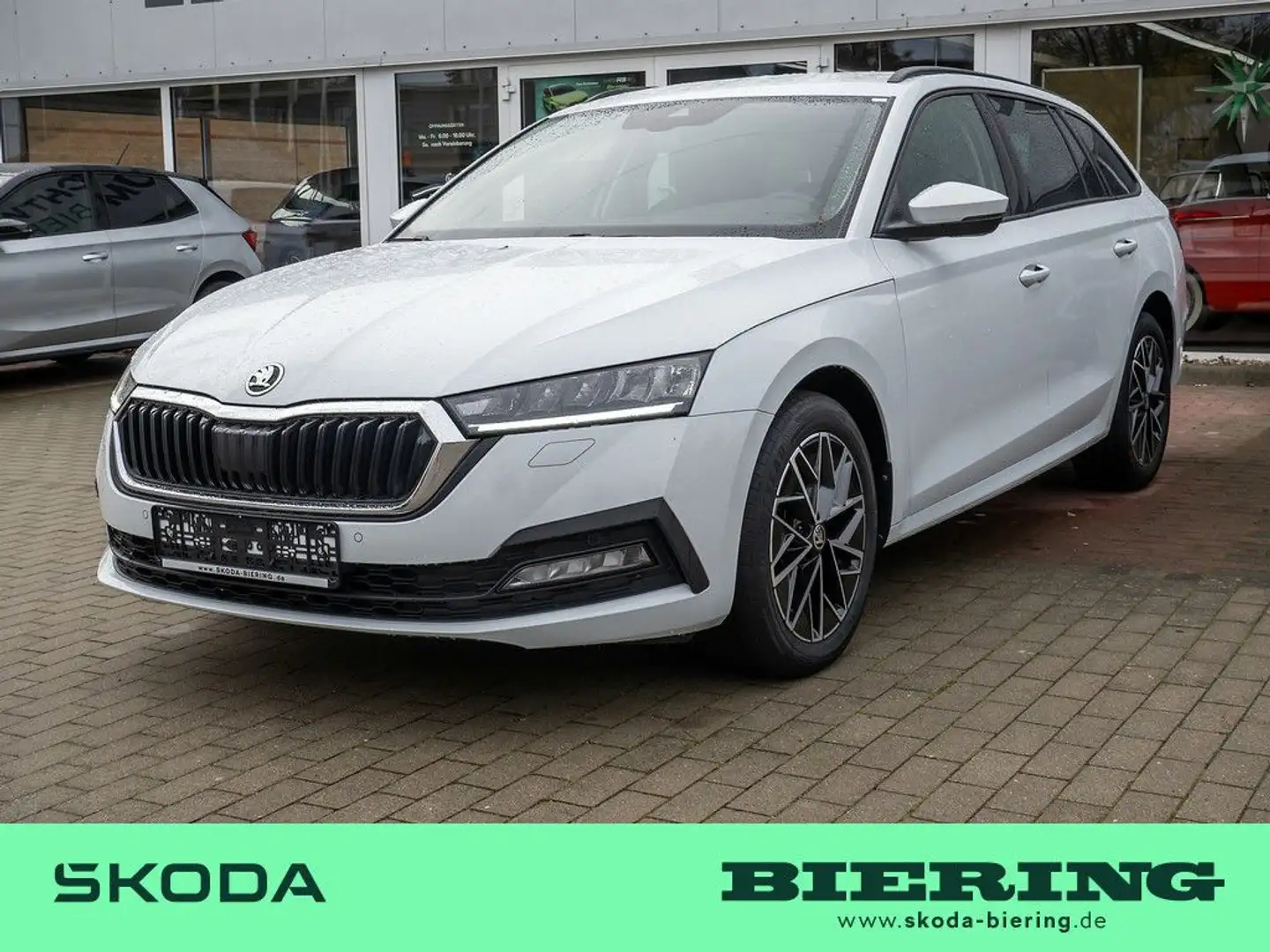Skoda Octavia Combi 2.0 TDI Ambition SHZ NAVI AHK LED Weiß - 1