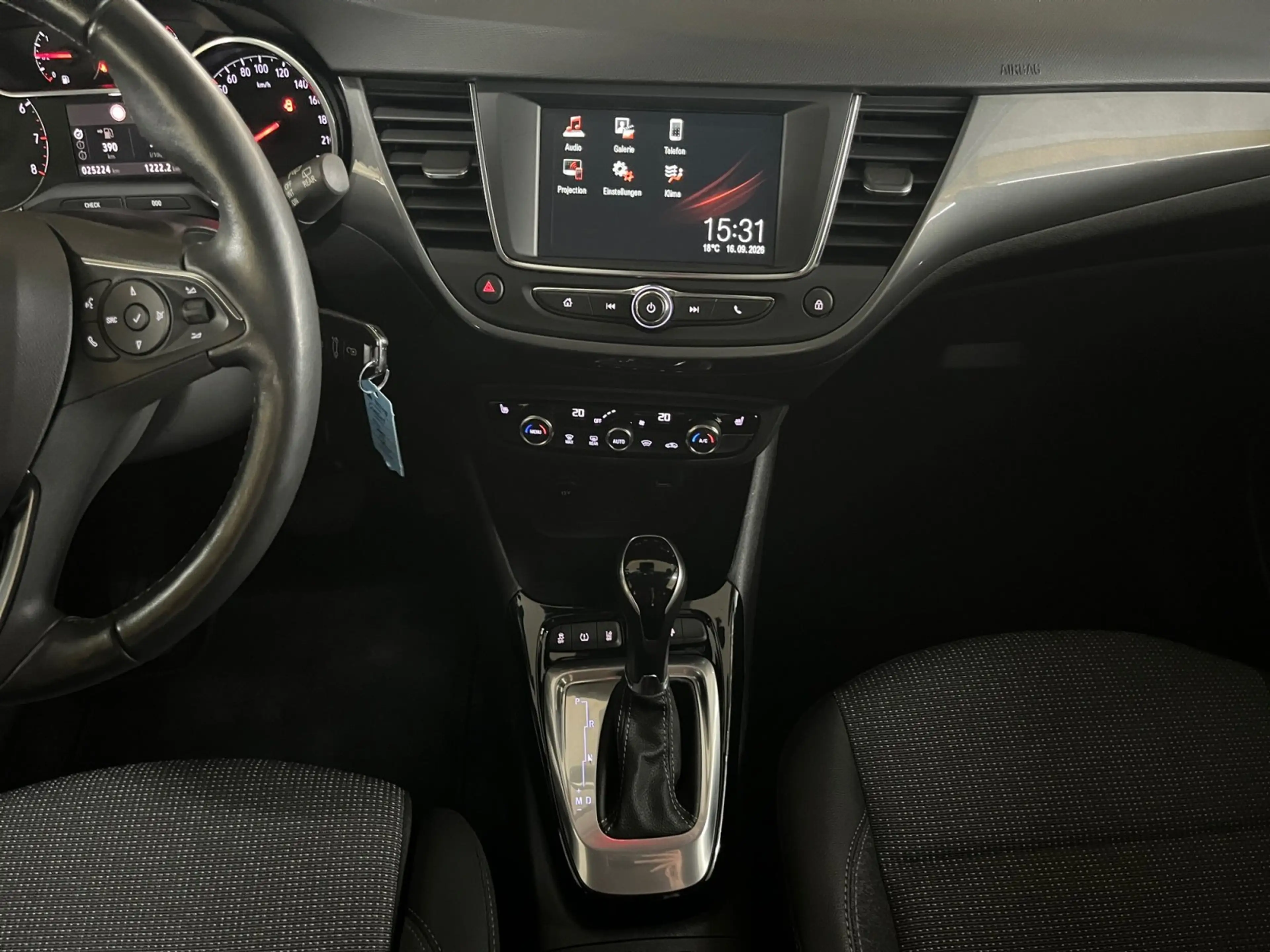 Opel Crossland 1.2 Turbo Elegance AUT Facelift Kam. — photo 13