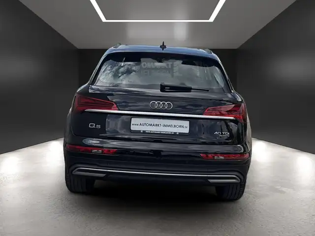 Audi Q5 view 10