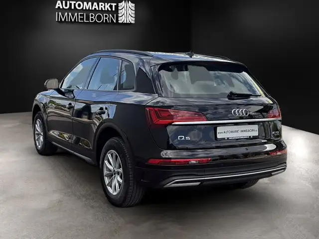 Audi Q5 view 5