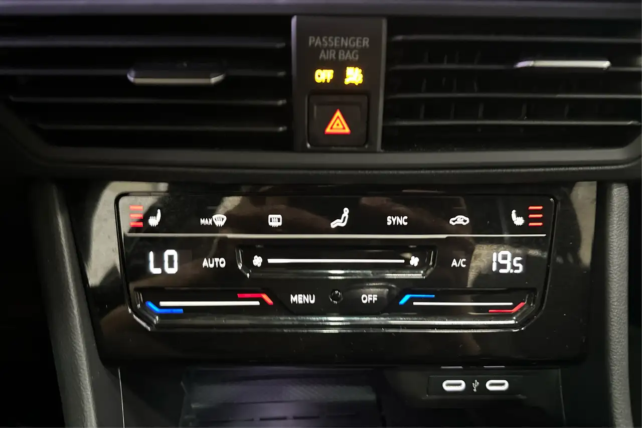Volkswagen Jetta снимка Volkswagen Jetta