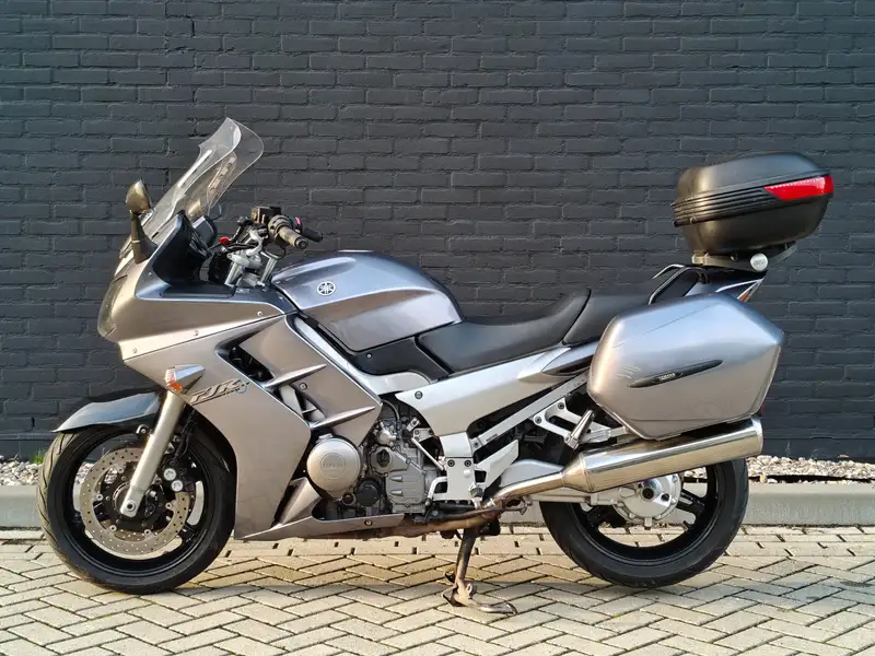 Yamaha FJR 1300 - foto 8