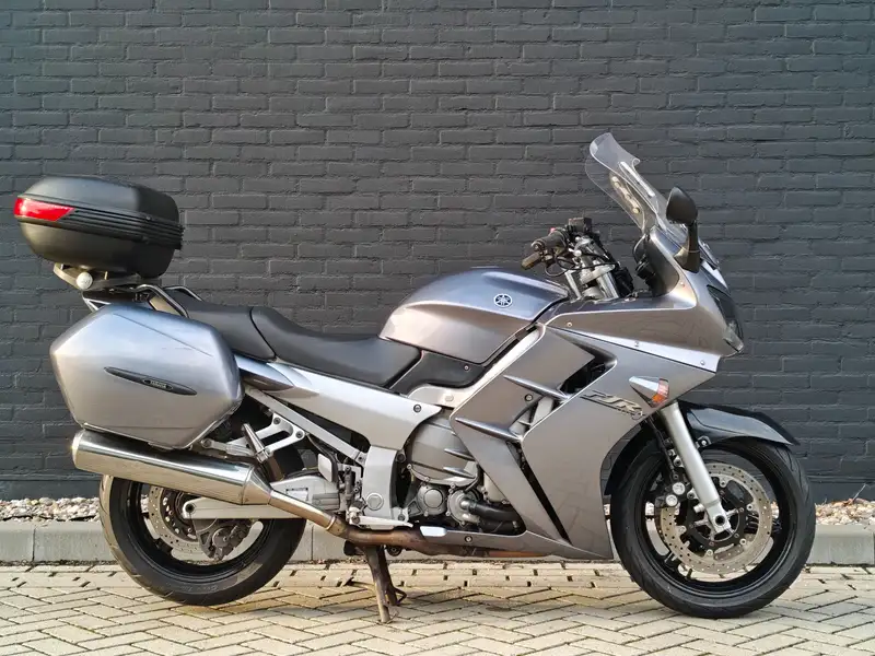 Yamaha FJR 1300 - foto 4