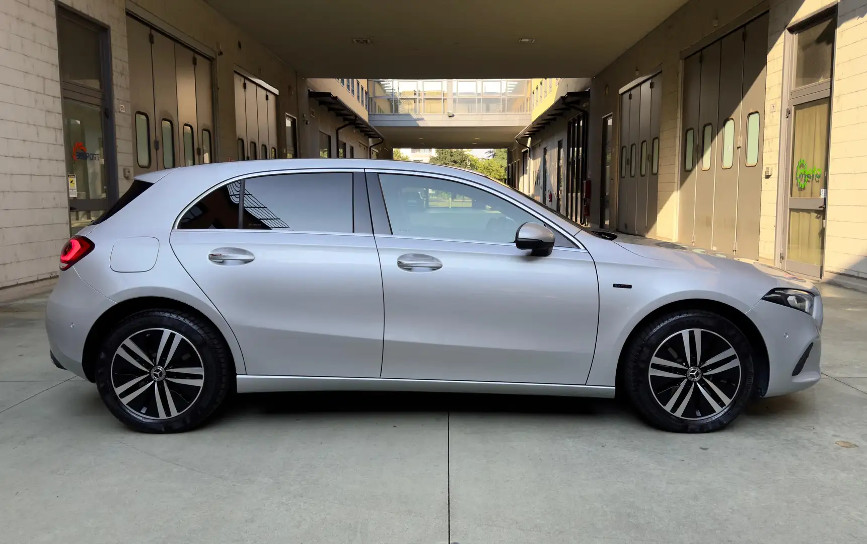Mercedes-Benz A 250 phev (eq-power) Sport Plus auto - 2