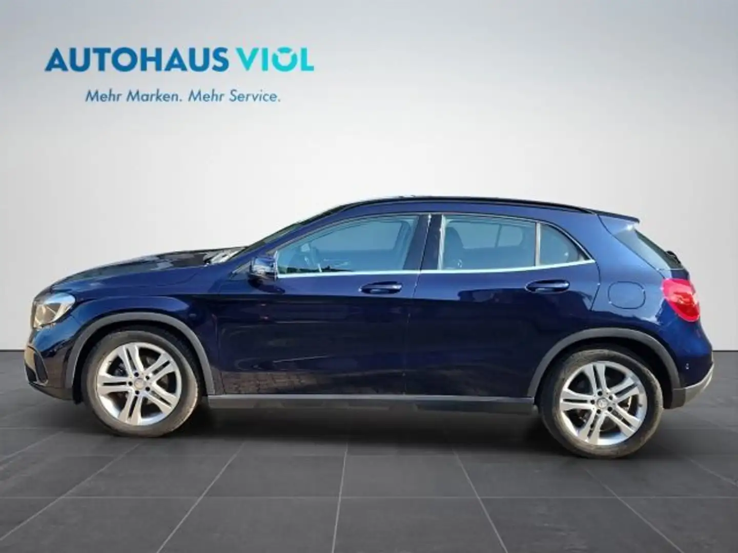 Mercedes-Benz GLA 200 Style Blau - 2
