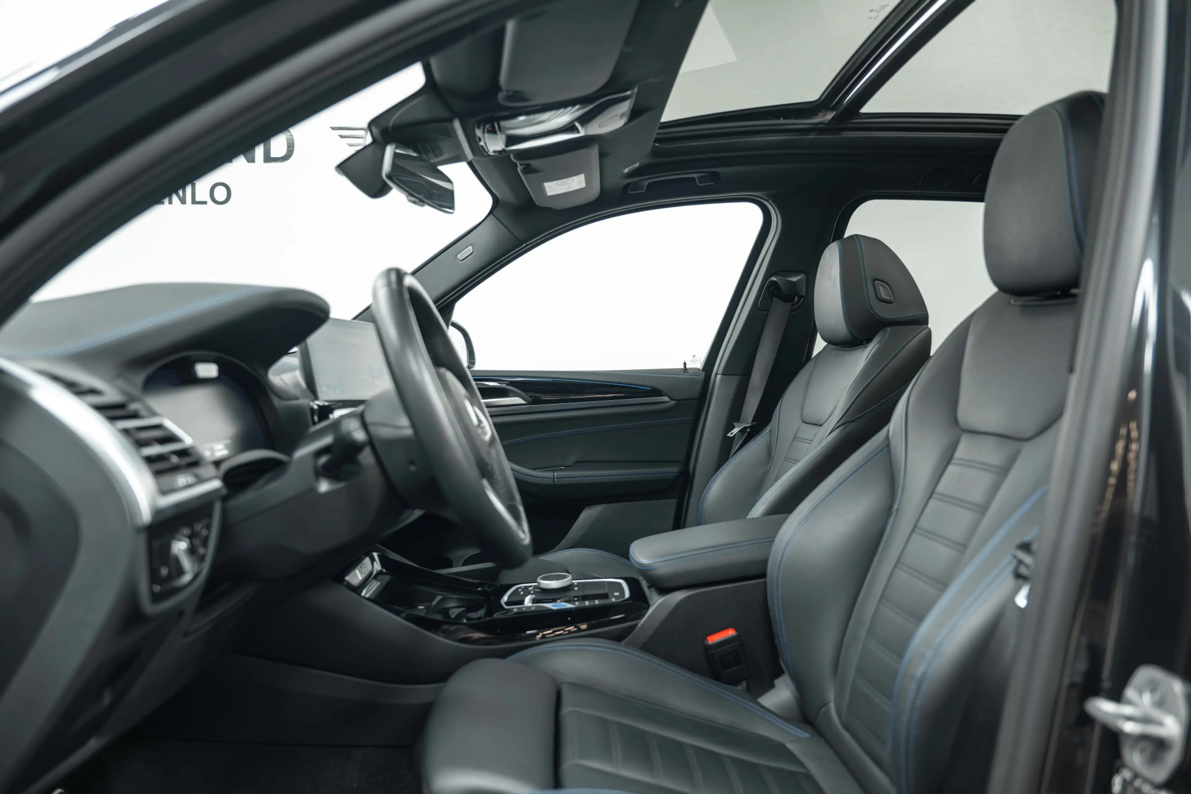 BMW iX3 High Executive M Sport / Trekhaak / Sportstoelen / — photo 4