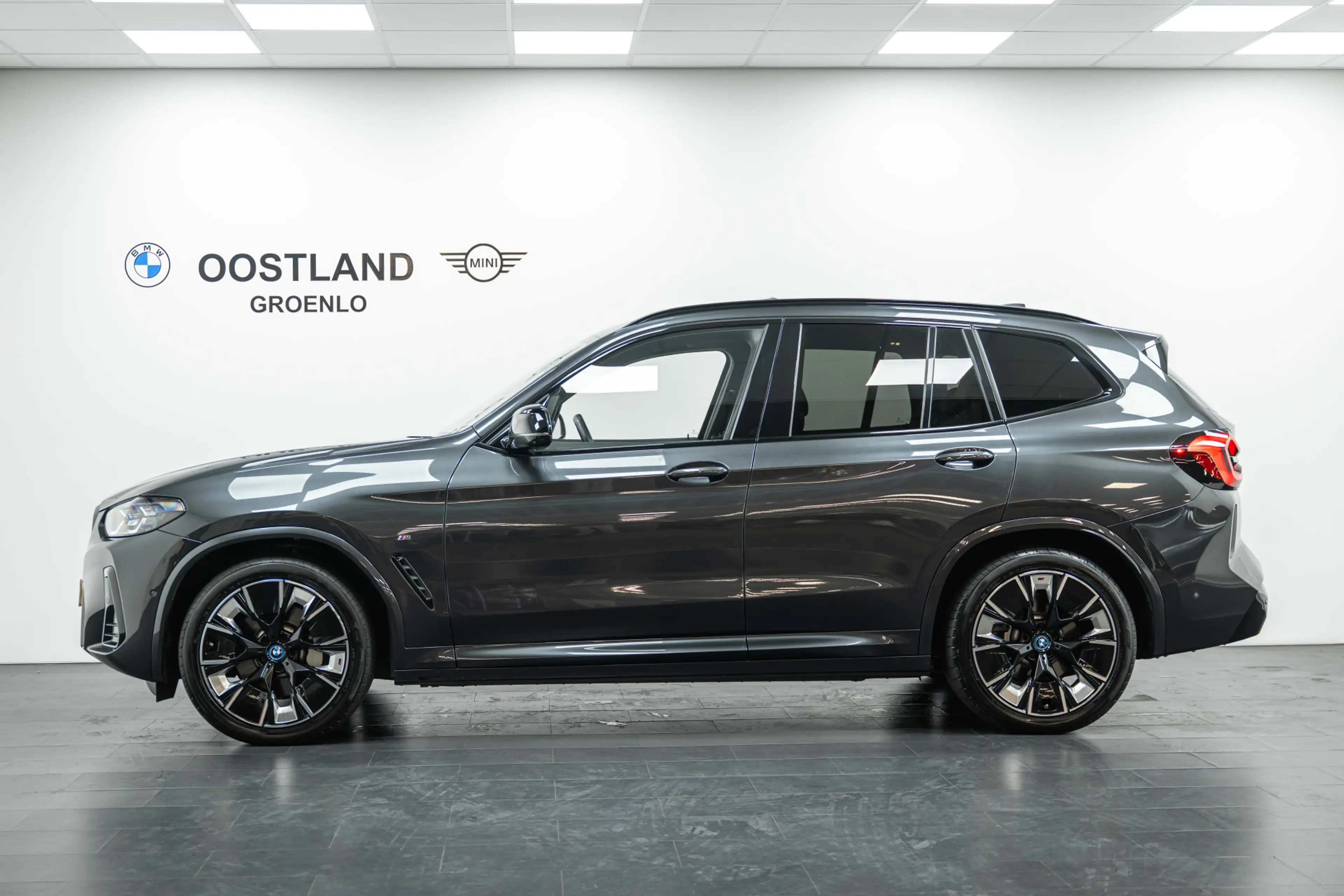 BMW iX3 High Executive M Sport / Trekhaak / Sportstoelen / — photo 2