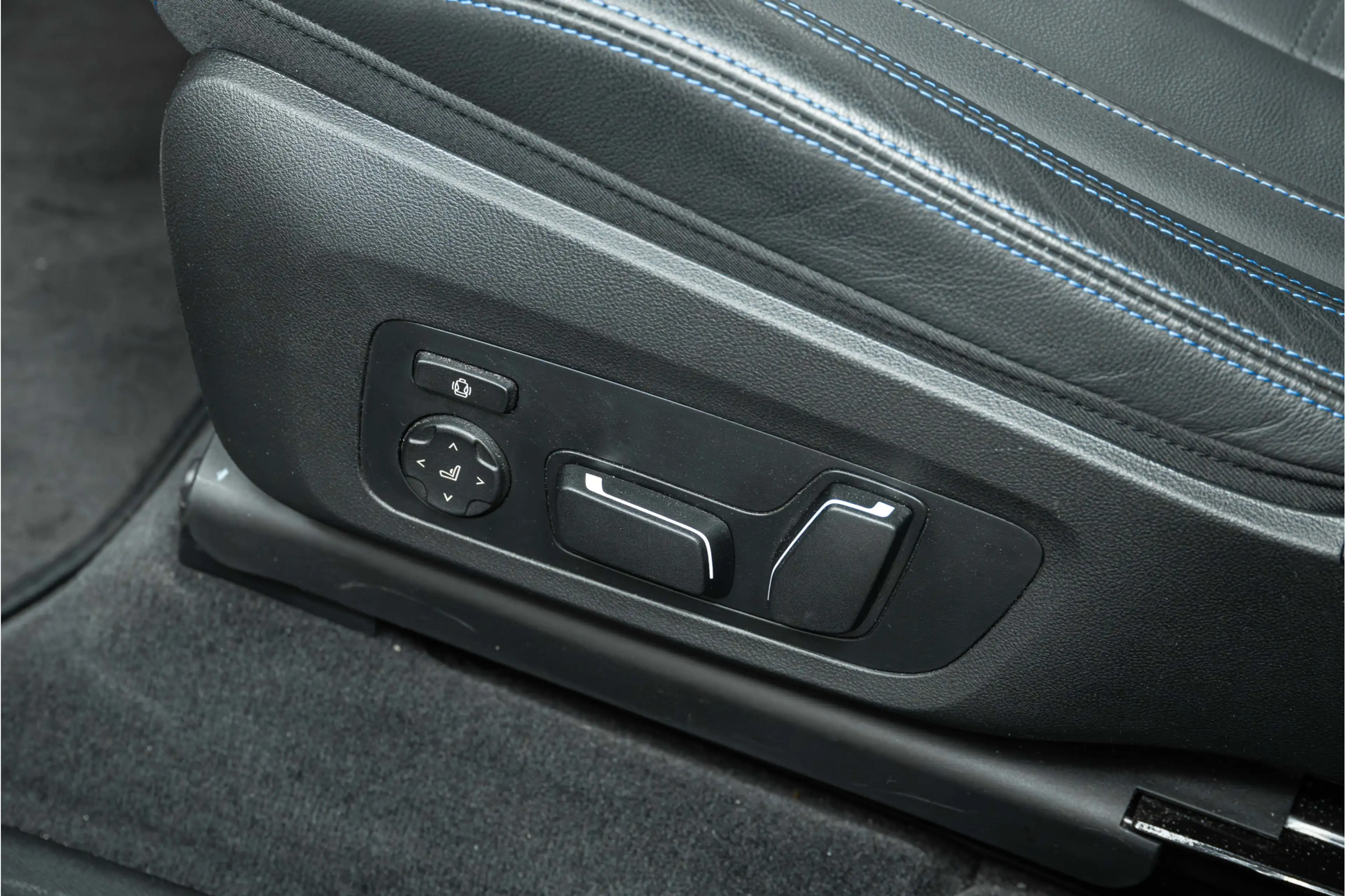BMW iX3 High Executive M Sport / Trekhaak / Sportstoelen / — photo 14