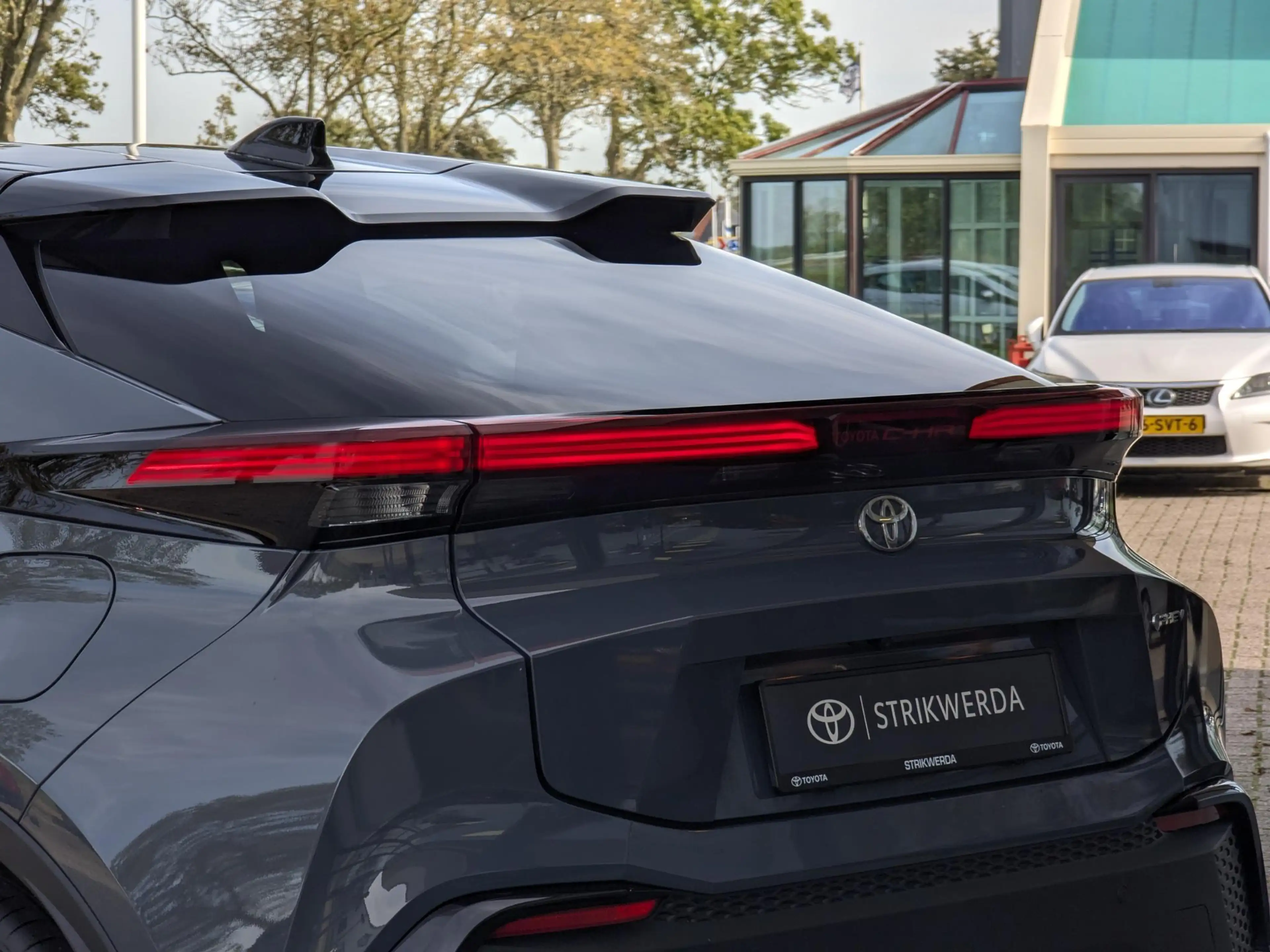 Toyota C-HR 2.0 Plug-in Hybrid 220 Executive | NIEUW | JBL | S — photo 13