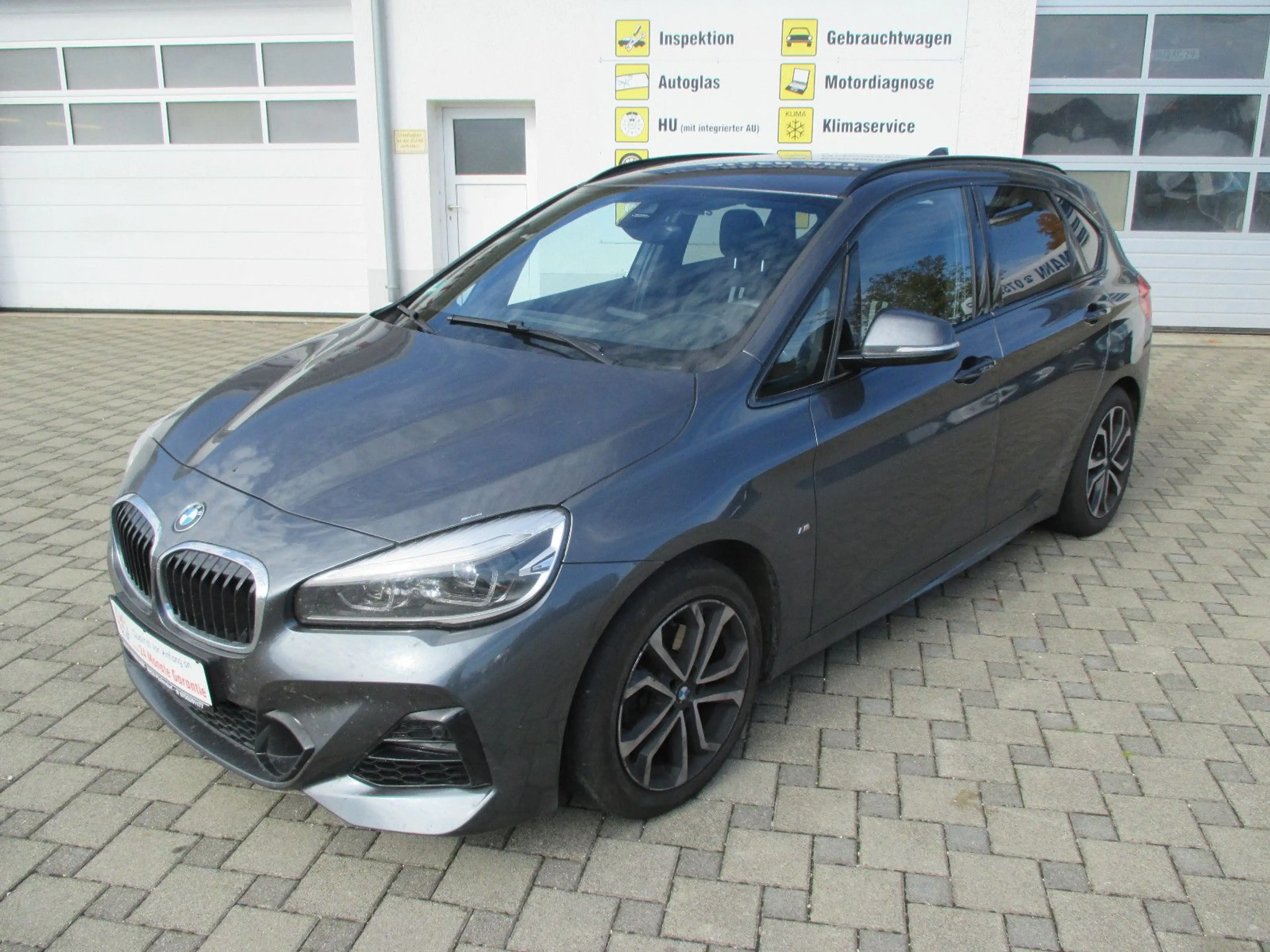 BMW 220 i Active Tourer  Autom. M Sport — photo 2