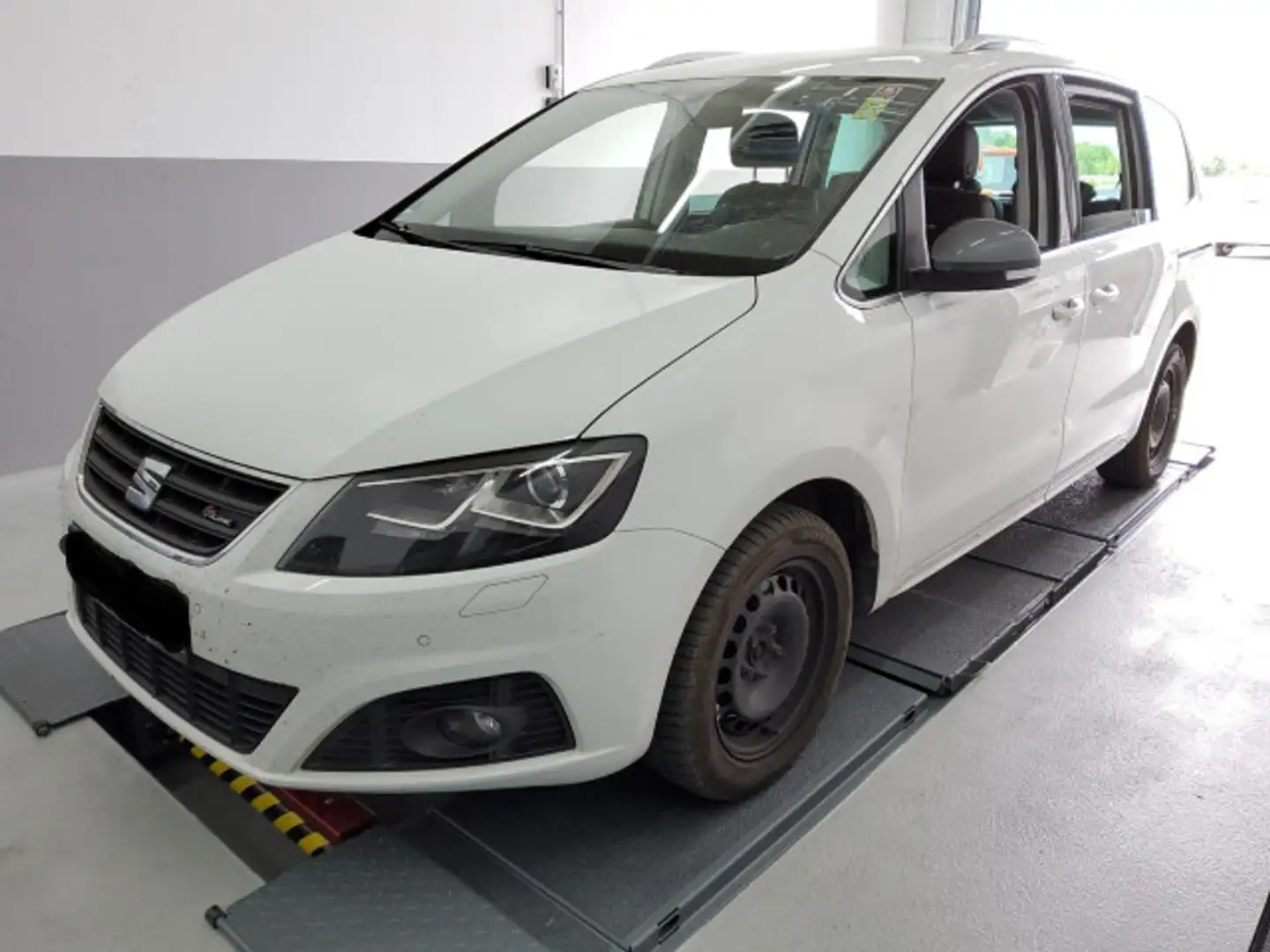 SEAT Alhambra FR-Line 2.0 TDI 4D DSG*AHK*R-KAM*8-fach Белый - 2