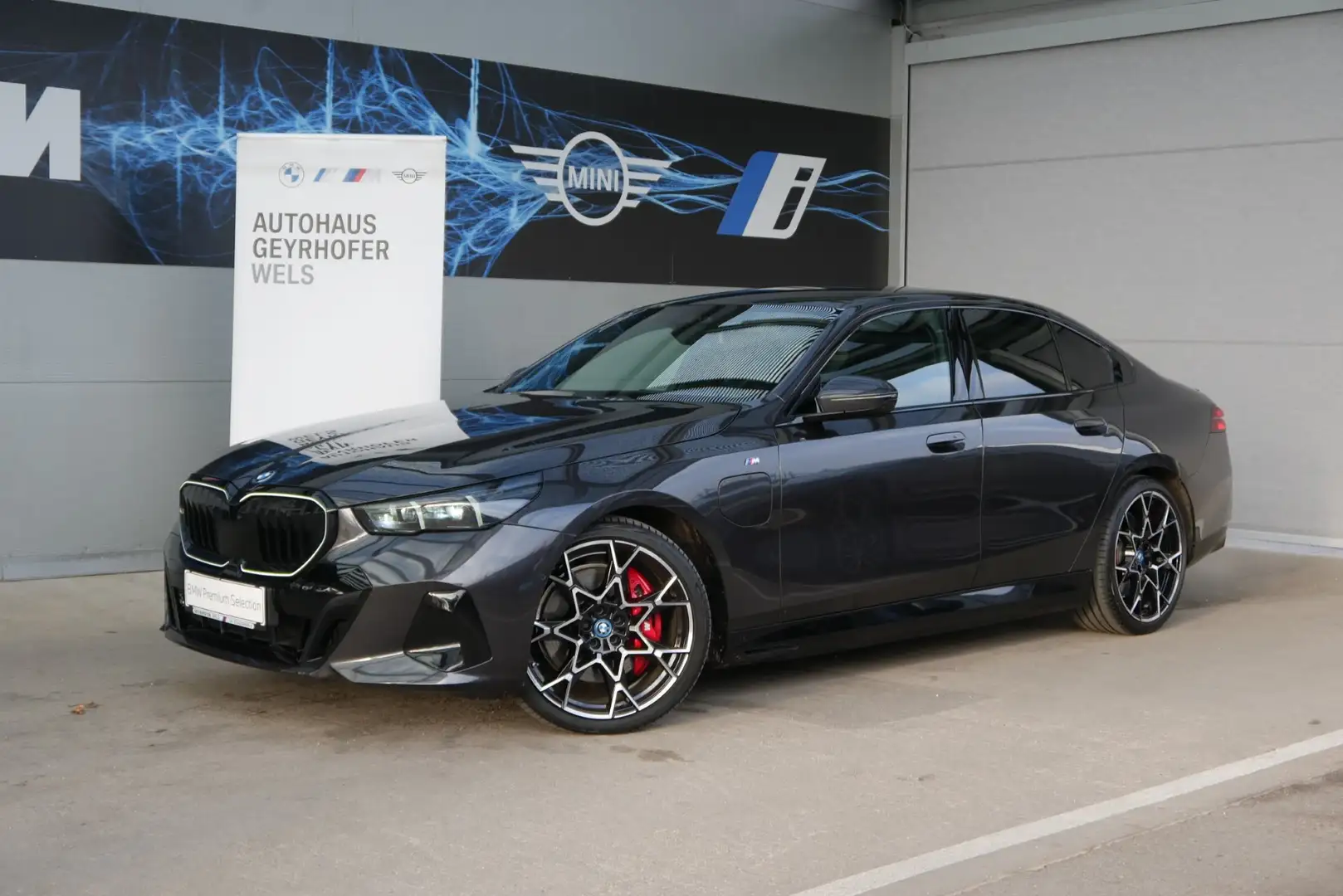 BMW 550 550e xDrive Grau - 1