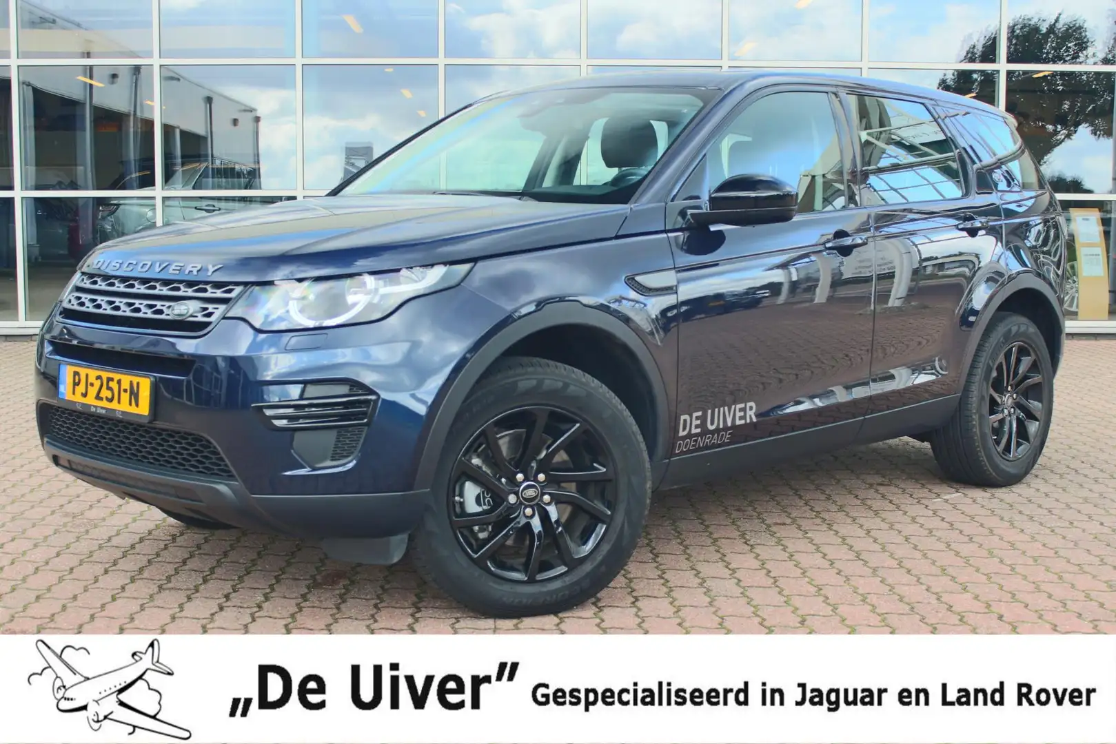 Land Rover Discovery Sport 2.0 eD4 E-Capability 150pk 2WD 5p. Pure LAND ROVER Blauw - 1