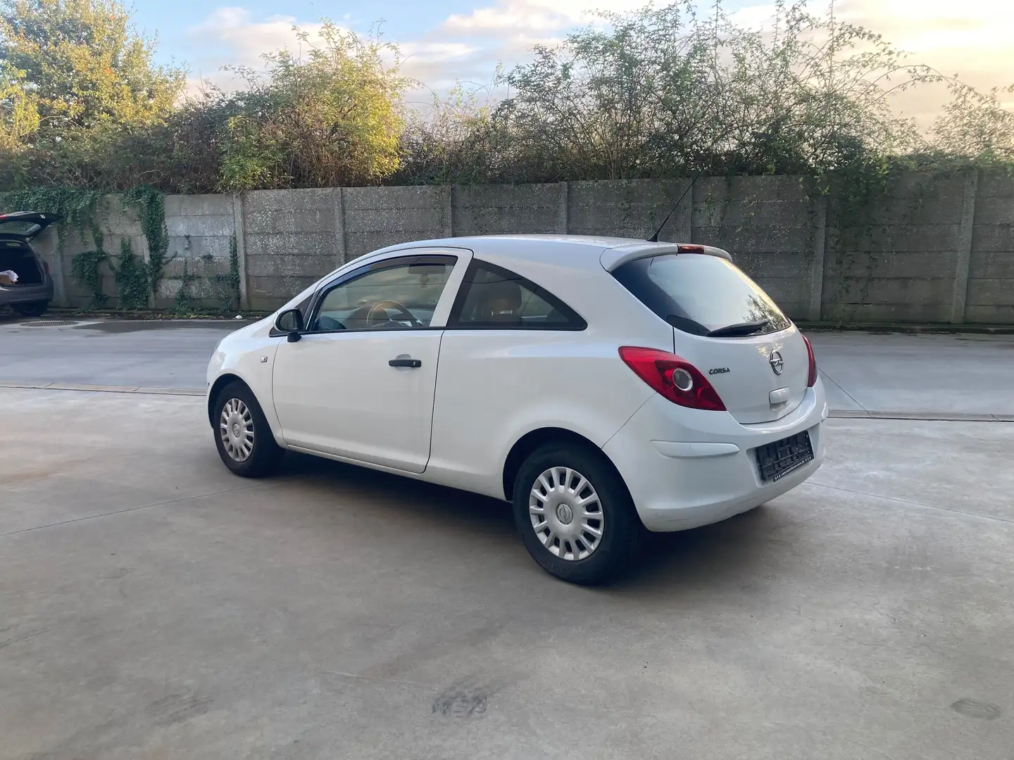 Opel Corsa 1.2 benzine 10/2014 met 124000km*airco*garantie* - 1