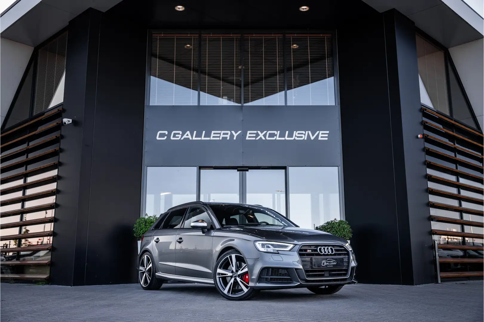 Audi S3 Sportback 2.0 TFSI quattro Pro Line Plus 310PK - P Grijs - 1