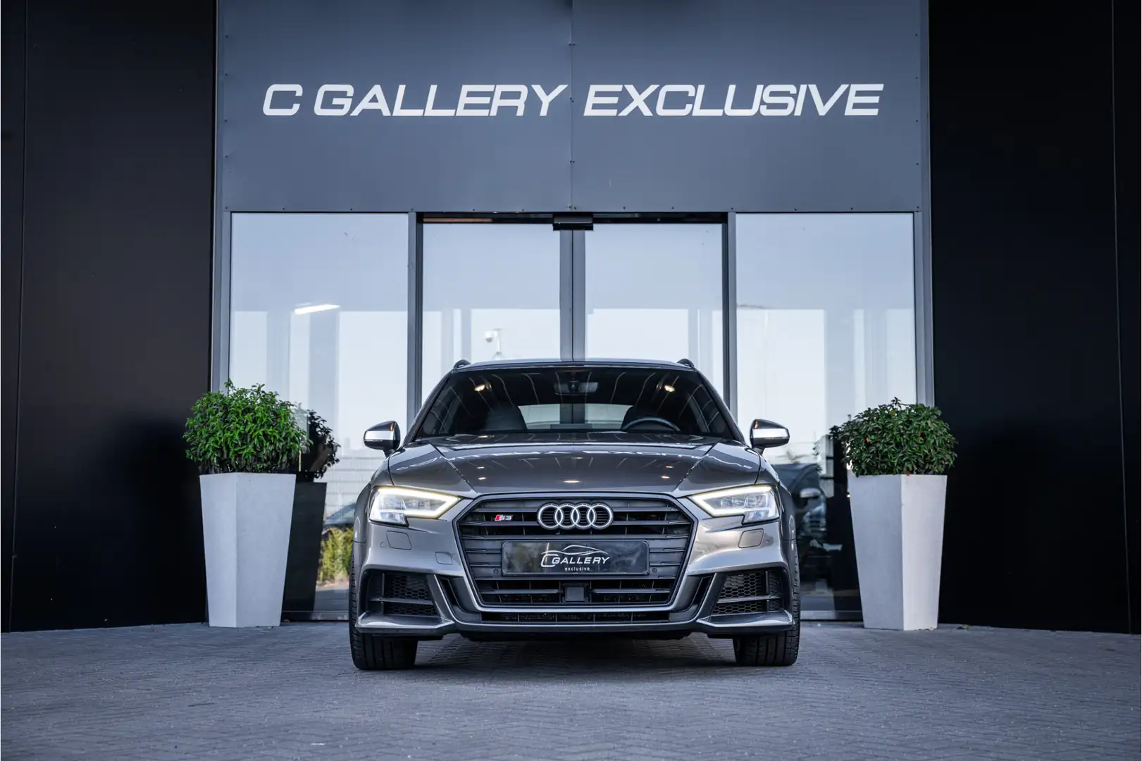 Audi S3 Sportback 2.0 TFSI quattro Pro Line Plus 310PK - P Grijs - 2