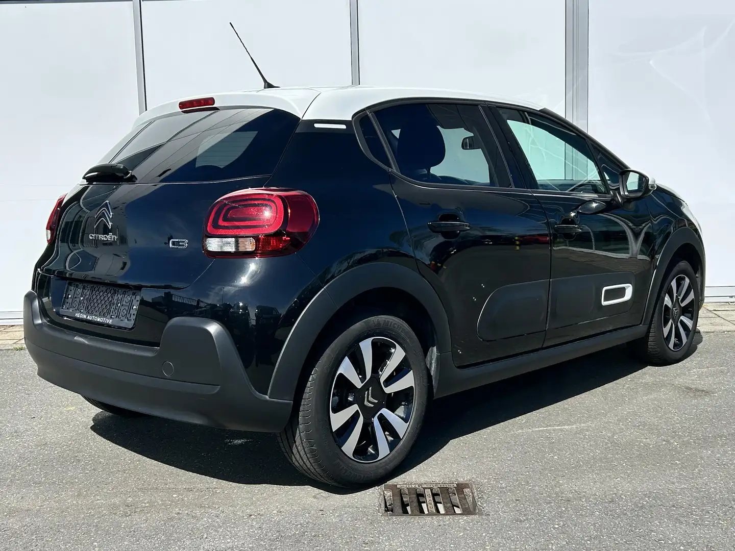 Citroen C3 1.2 110pk Feel Edition | Navigatie | Stoelverwarmi Noir - 2