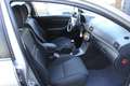 Toyota Avensis Wagon 2.0 D-4D Luna Business dealer onderhouden Grijs - thumbnail 27