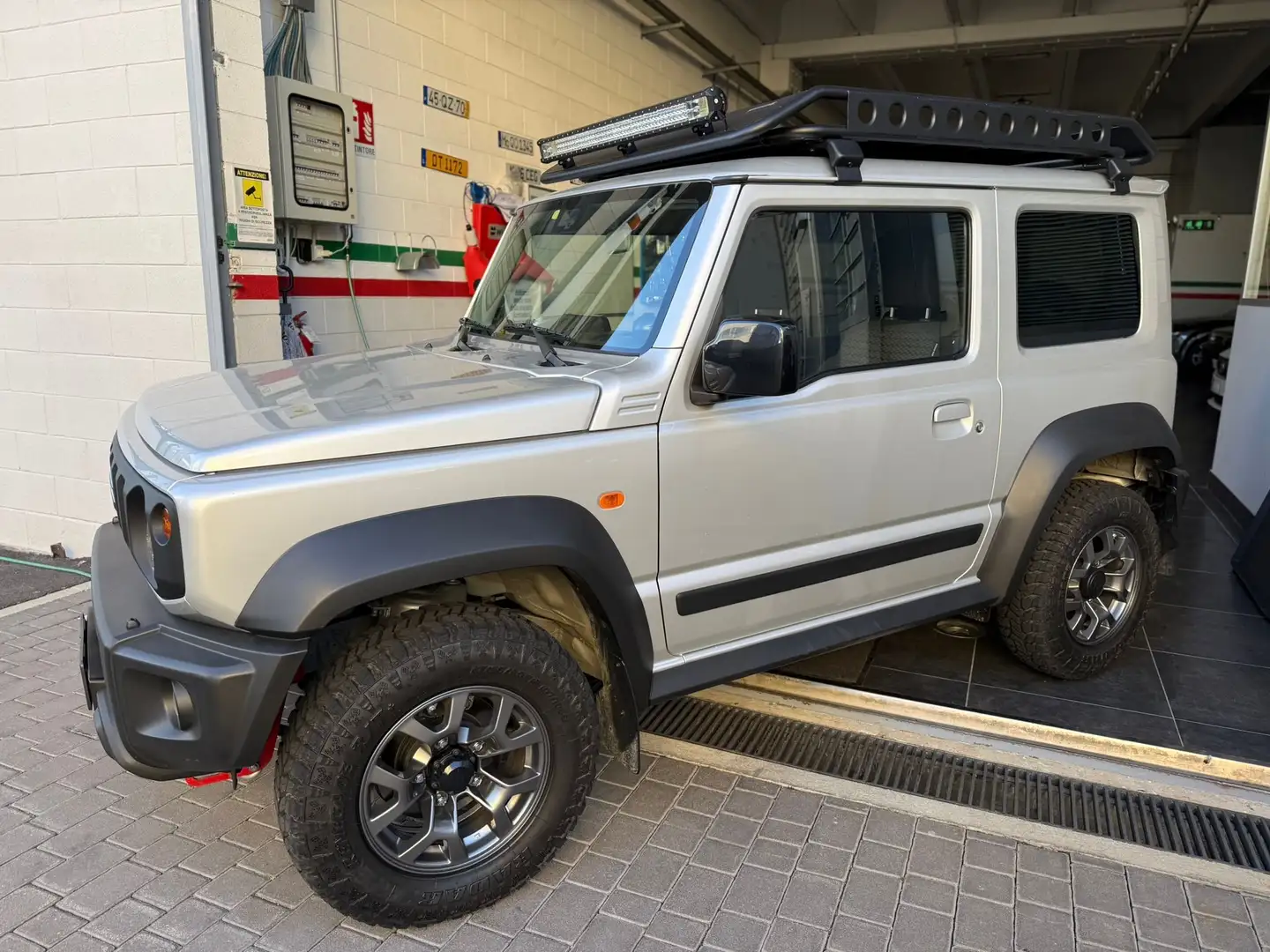 Suzuki Jimny 4 POSTI UNICO PROPRIETARIO Argento - 2