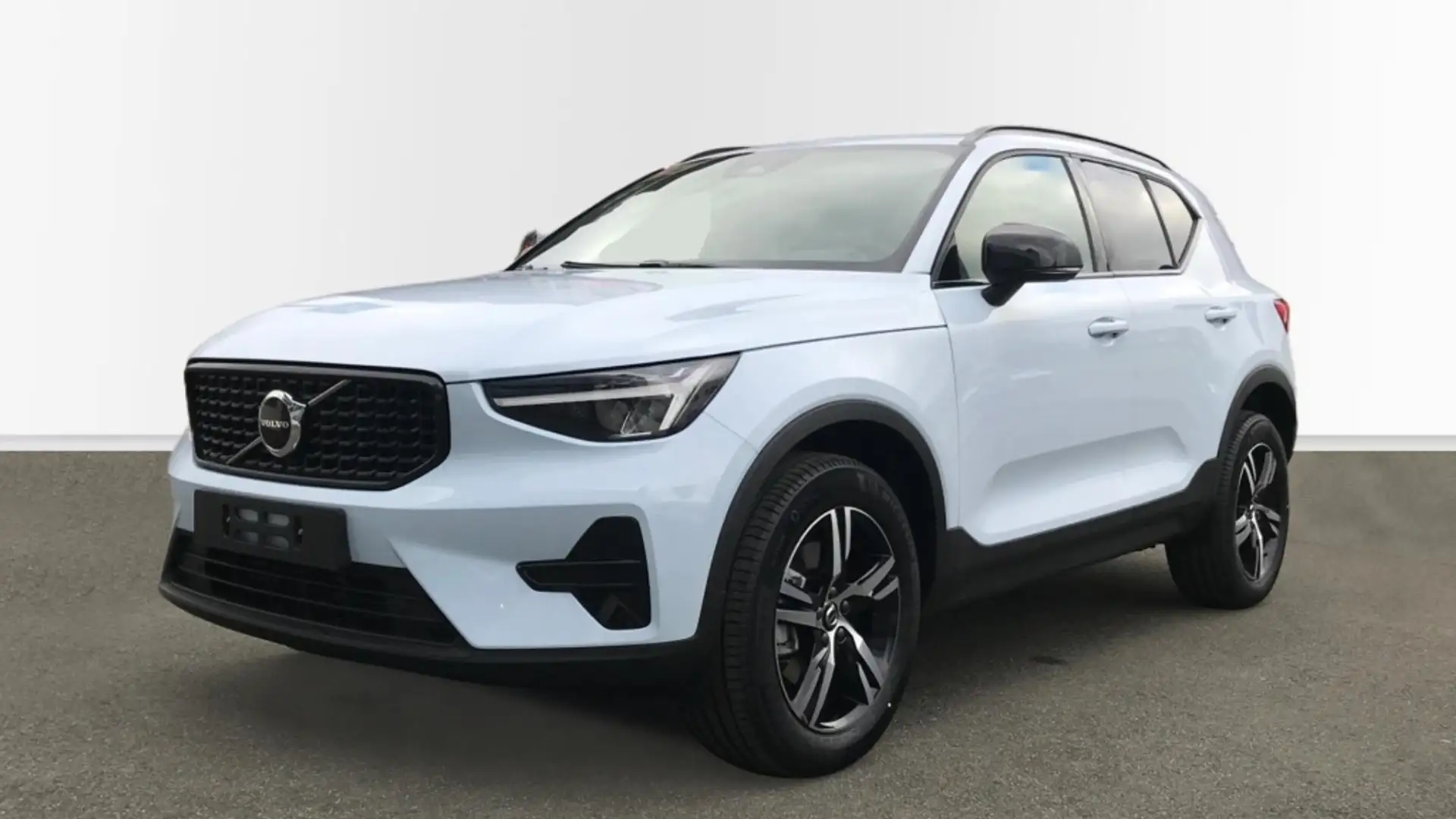 Volvo XC40 PLUS B3 MILD HYBRID GASOLINA DARK - 1