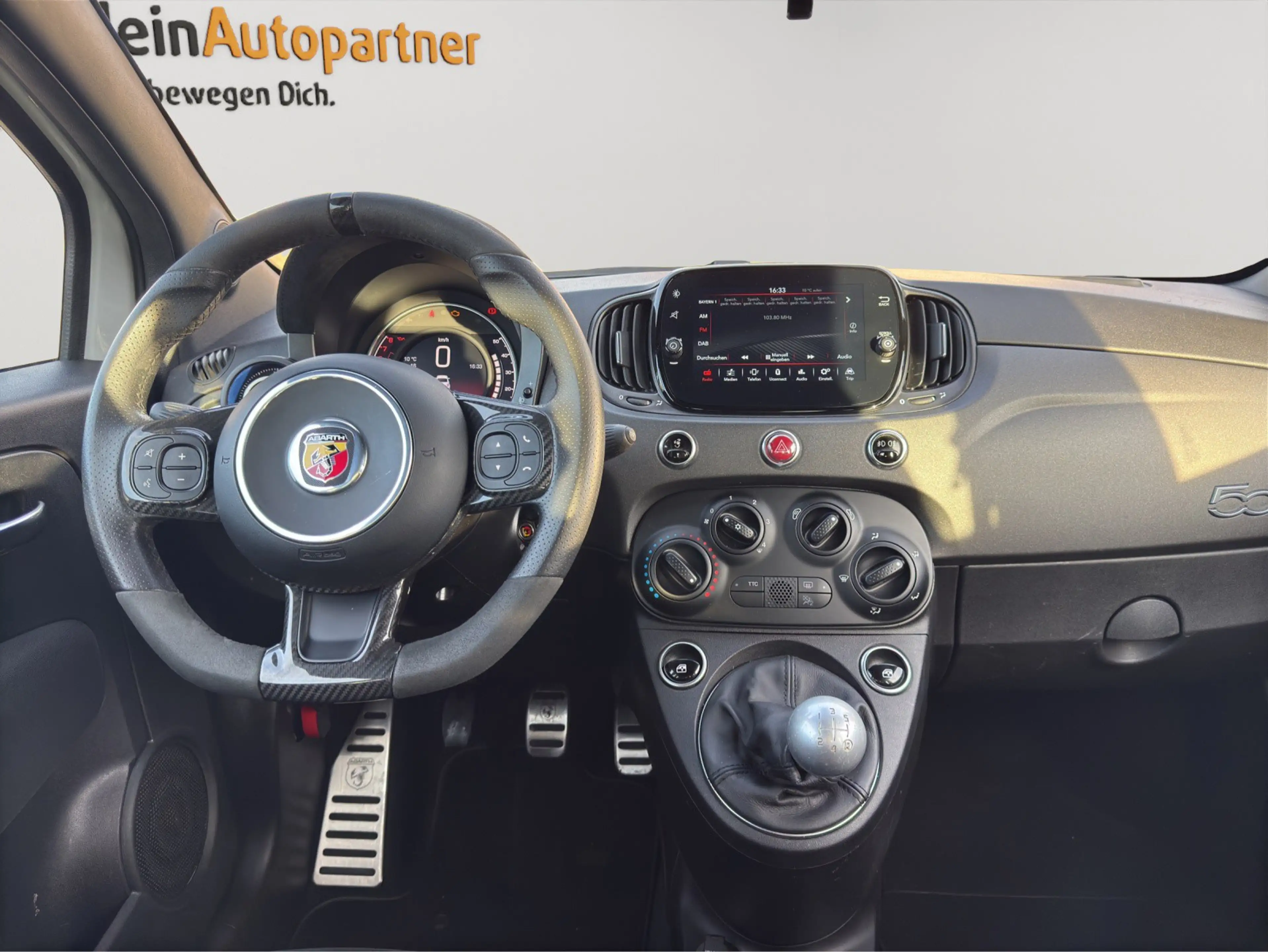Abarth 695 BI-XENON/LEDER/KLIMA/PDC/DAB — photo 12