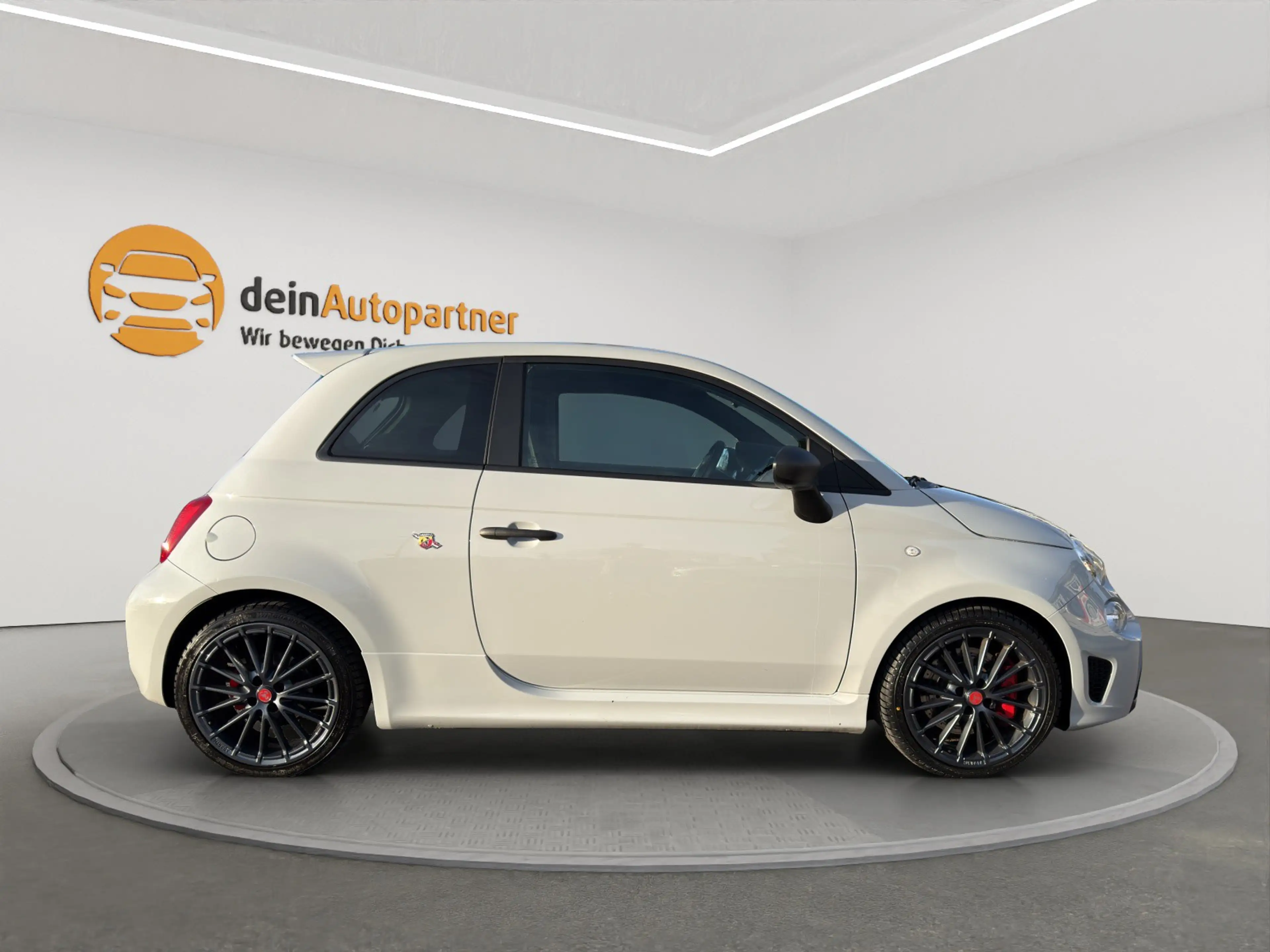 Abarth 695 BI-XENON/LEDER/KLIMA/PDC/DAB — photo 4