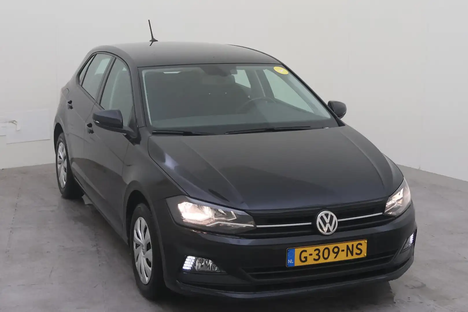 Volkswagen Polo 1.0 TSI Comfortline | Navigatie | PDC | Climatroni Zwart - 2