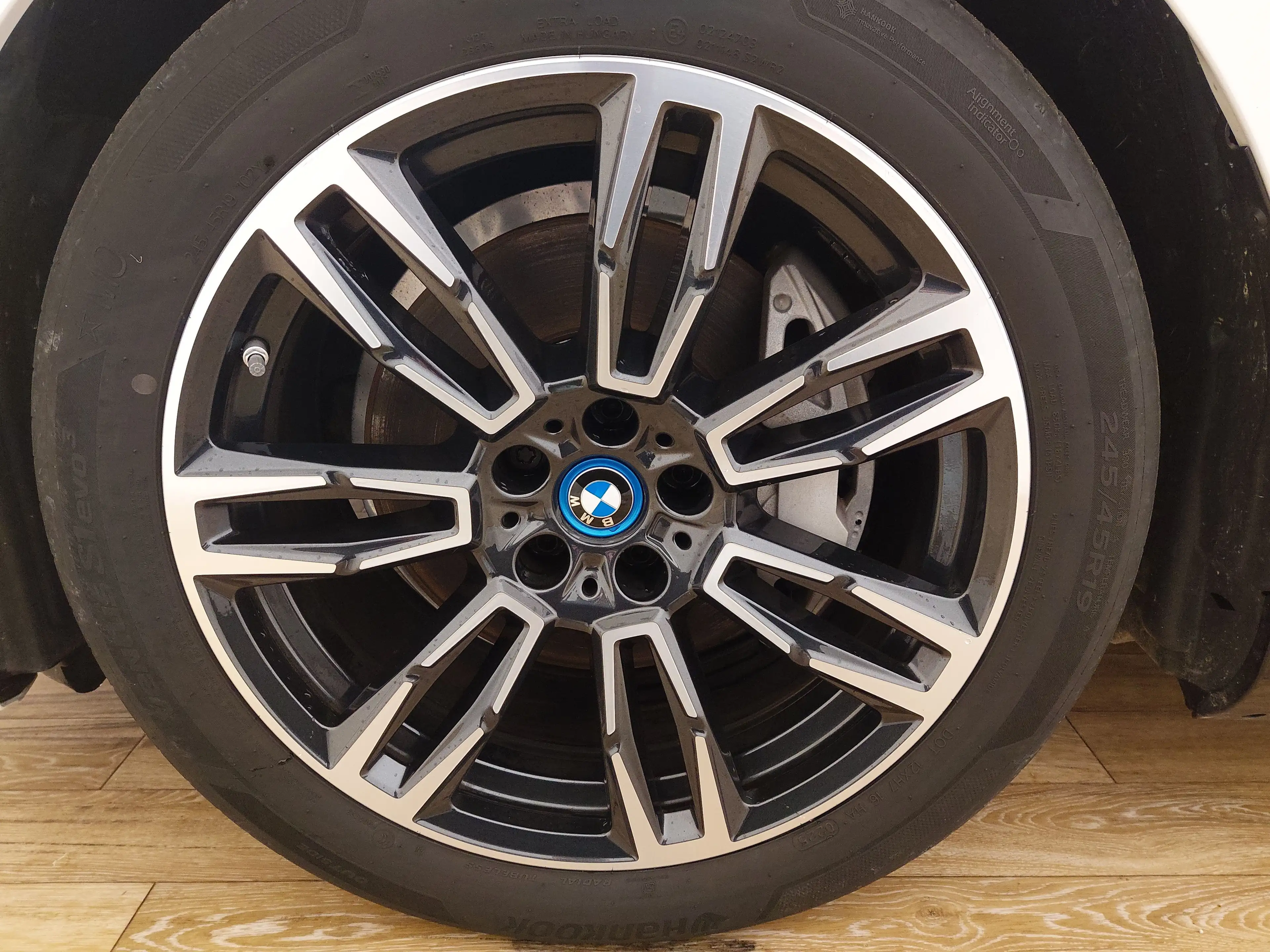 BMW i5 eDrive40 M Sport LEDER NAVI LED H/K — photo 8