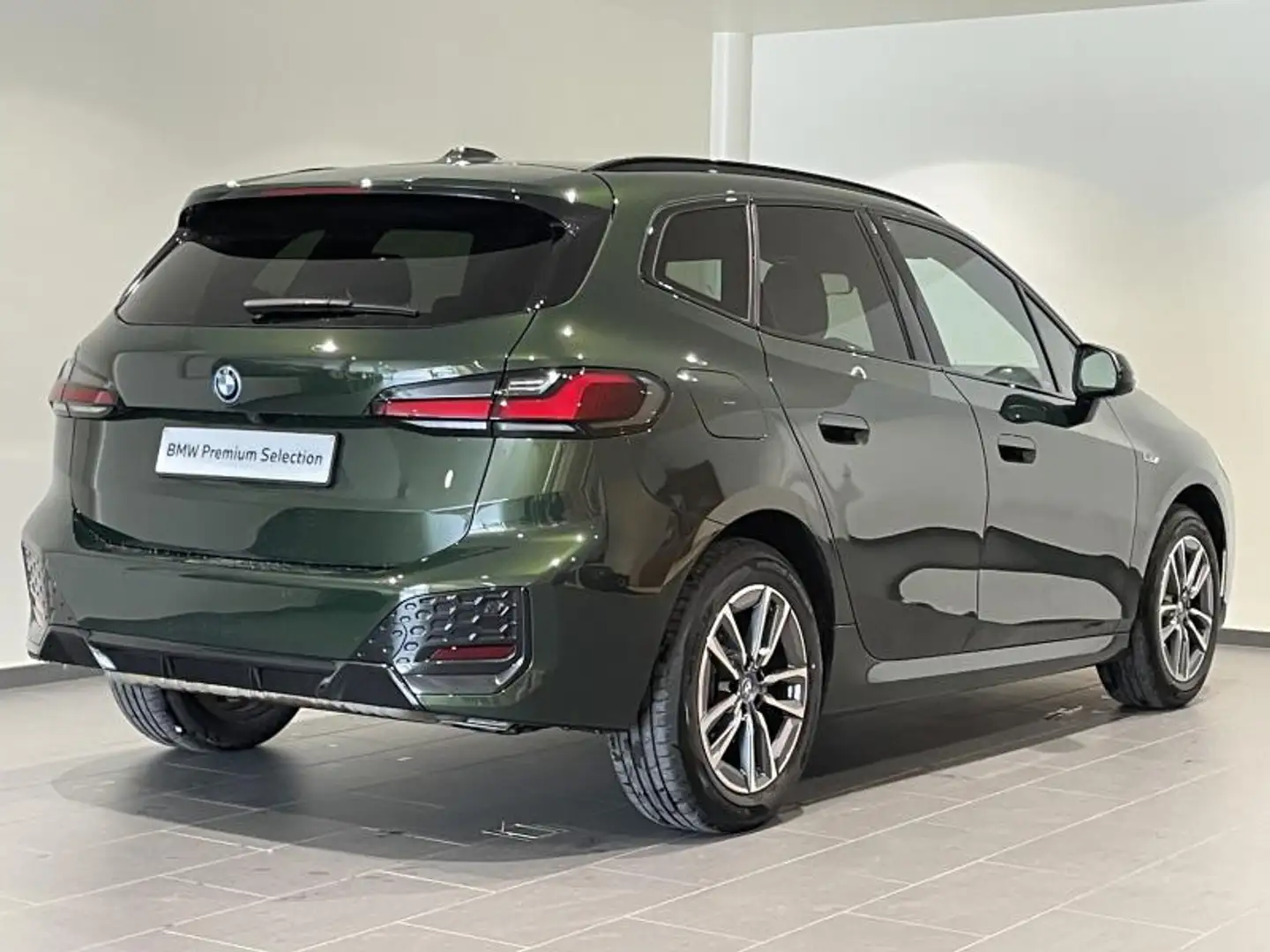 BMW 225 xDrive Active Tourer Zelená - 2