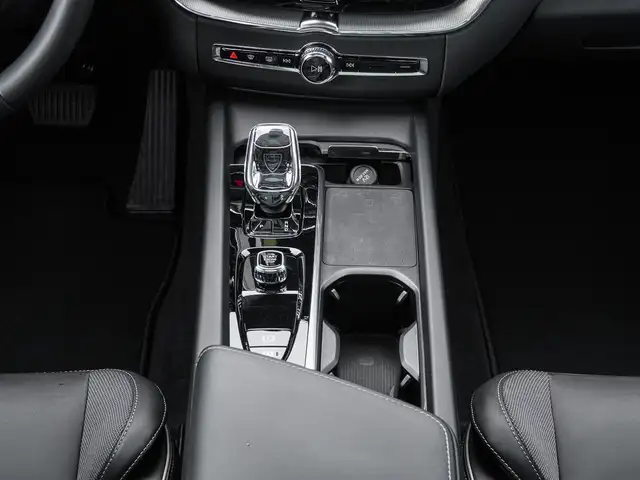Volvo XC60 view 13