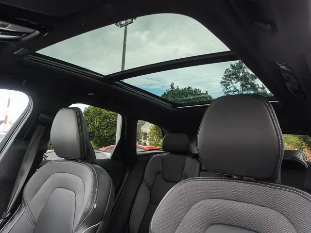 Volvo XC60 view 8