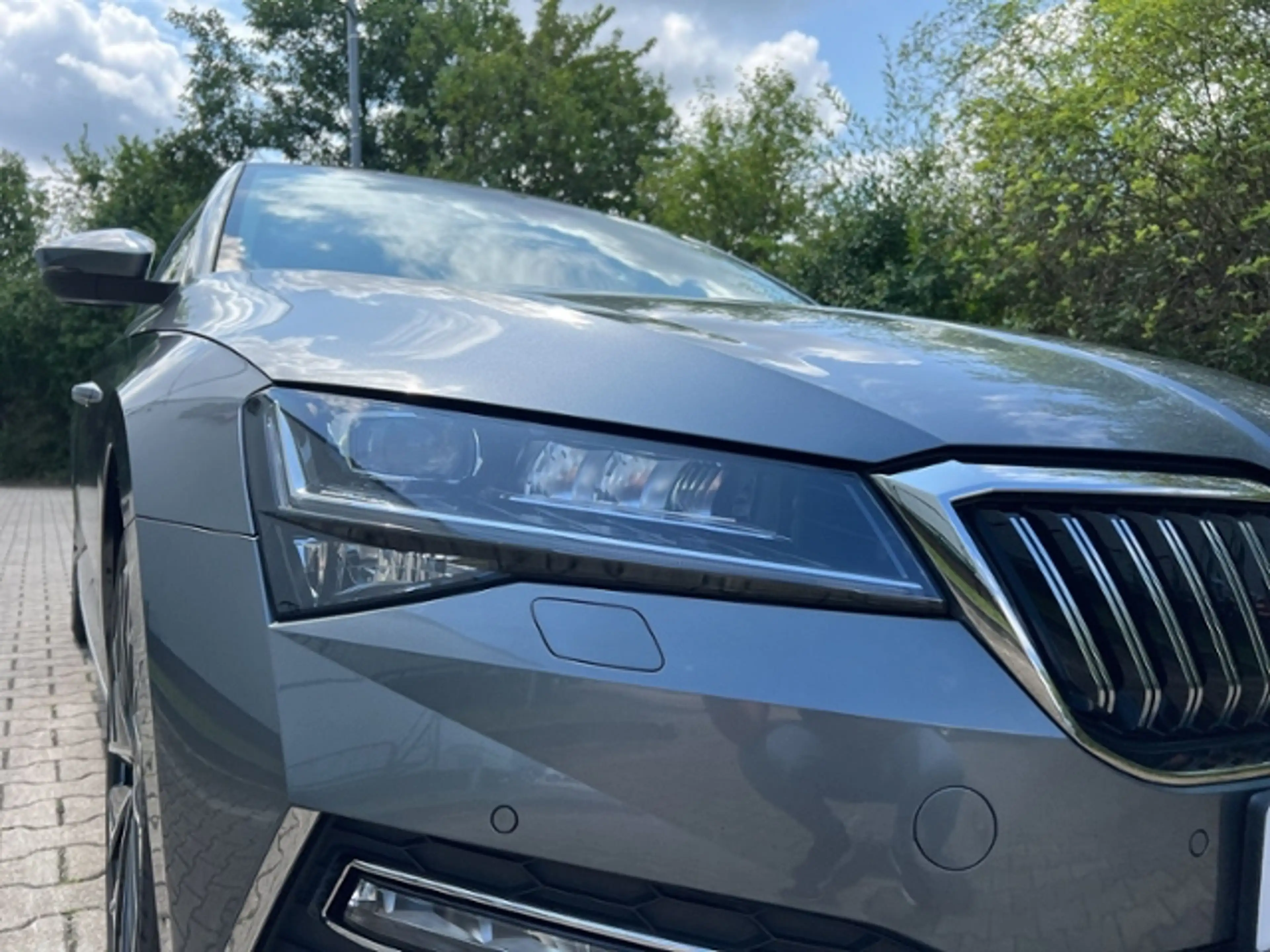 Skoda Superb COMBI 2.0TSI L&K AHK LED NAVI LEDER CANTON — photo 7