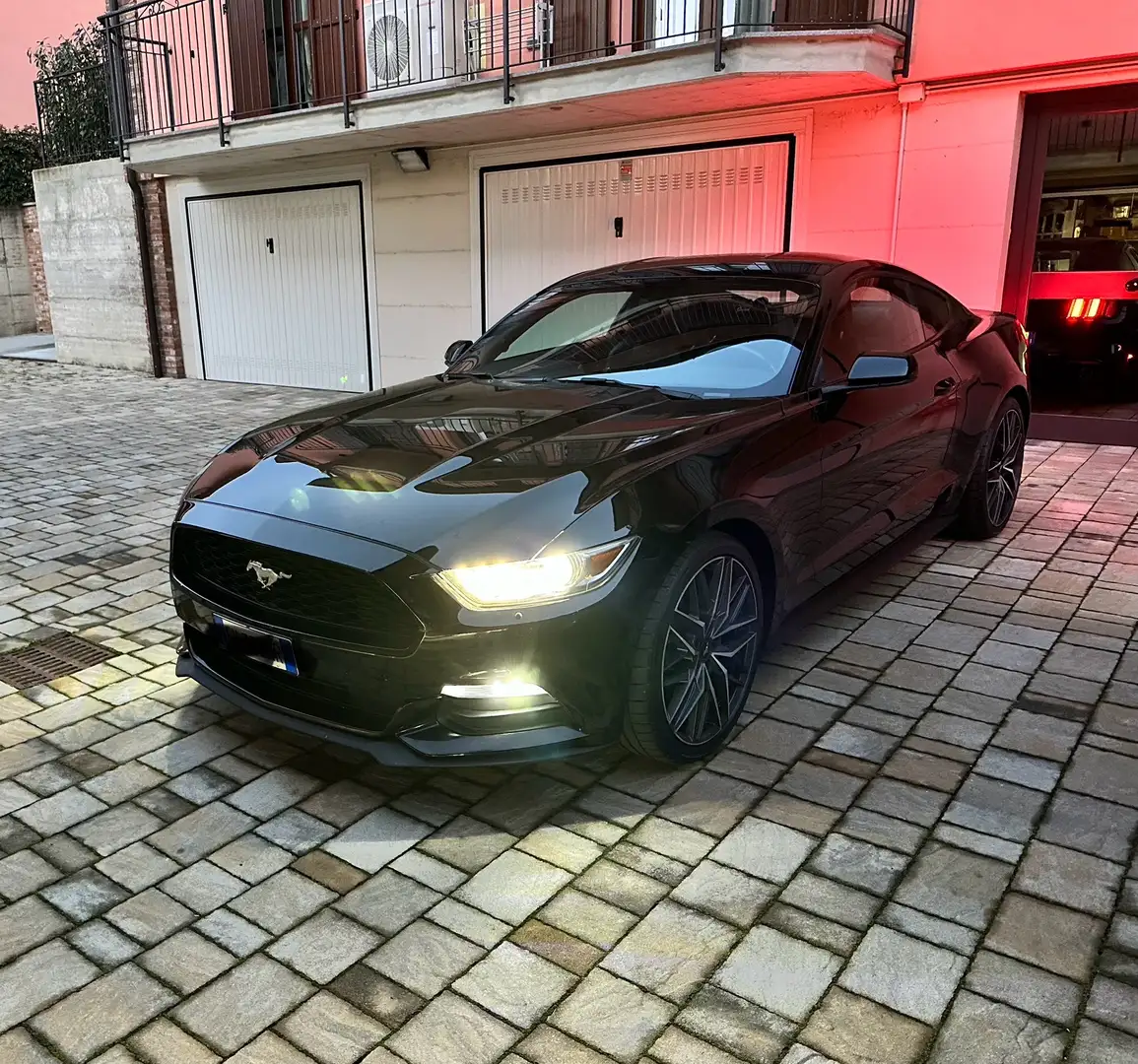 Ford Mustang Fastback 3.7 V6 - 1