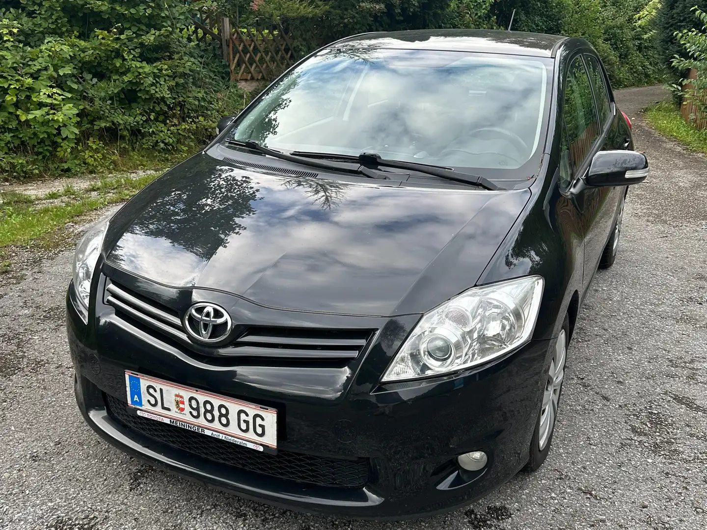 Toyota Auris Auris 1,33 dVVT-i Active Active Schwarz - 1