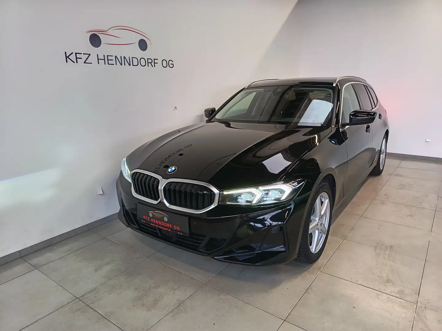 BMW 320 320 d xDrive Touring Aut. Schwarz - 1
