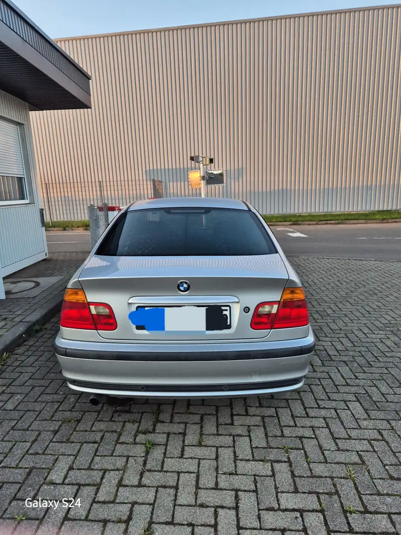 BMW 318 318i - 2