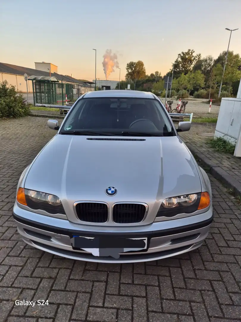 BMW 318 318i - 1
