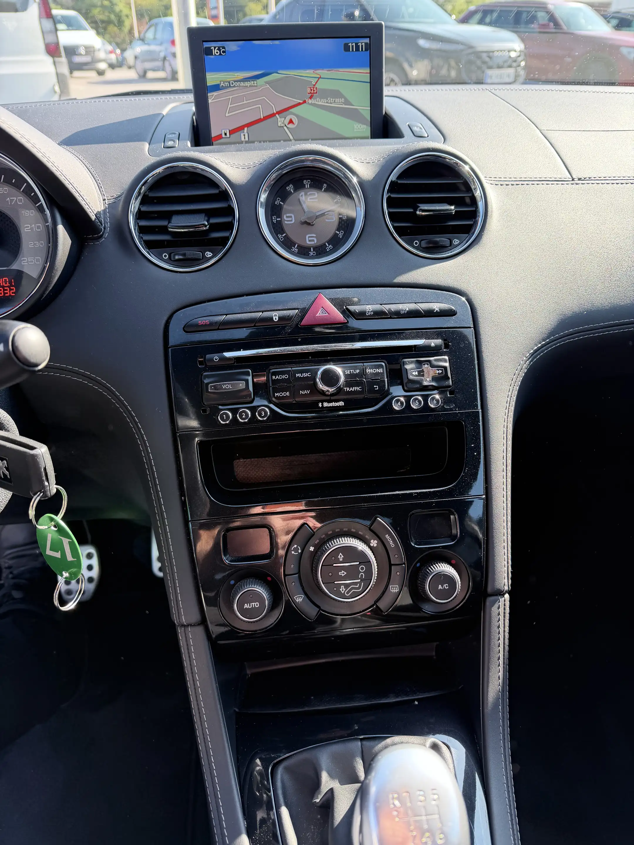 Peugeot RCZ 1,6 THP 155 — photo 11