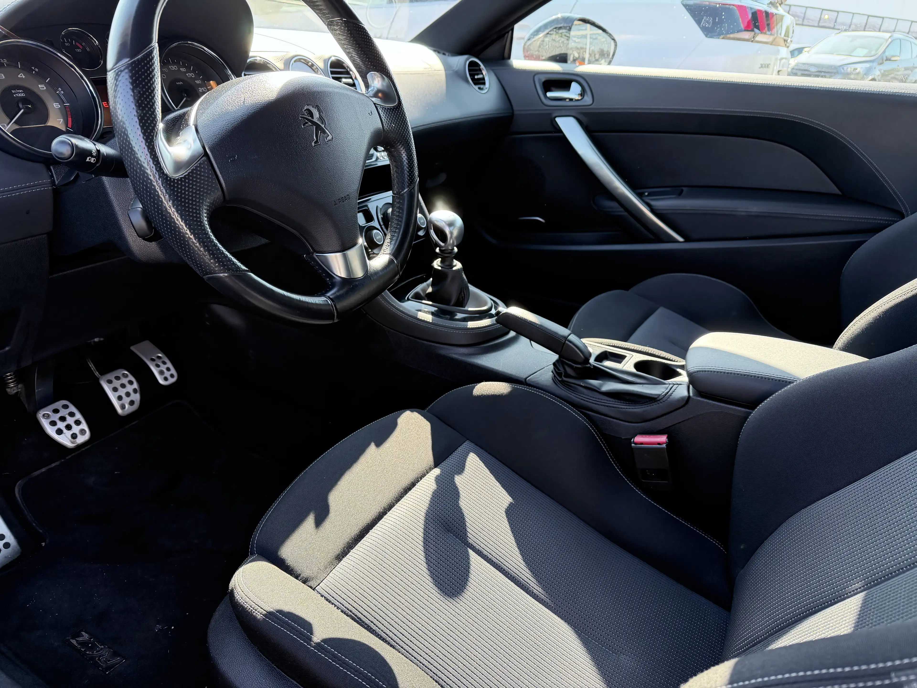Peugeot RCZ 1,6 THP 155 — photo 8
