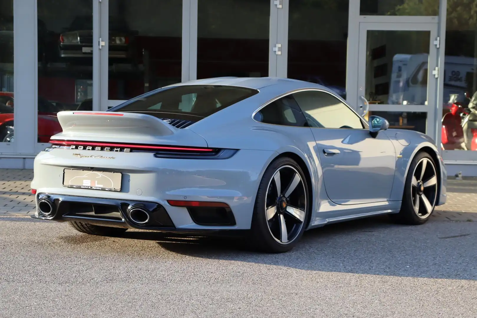 Porsche 992 911 Sport Classic /SportAuspuff/SurroundView Grau - 2