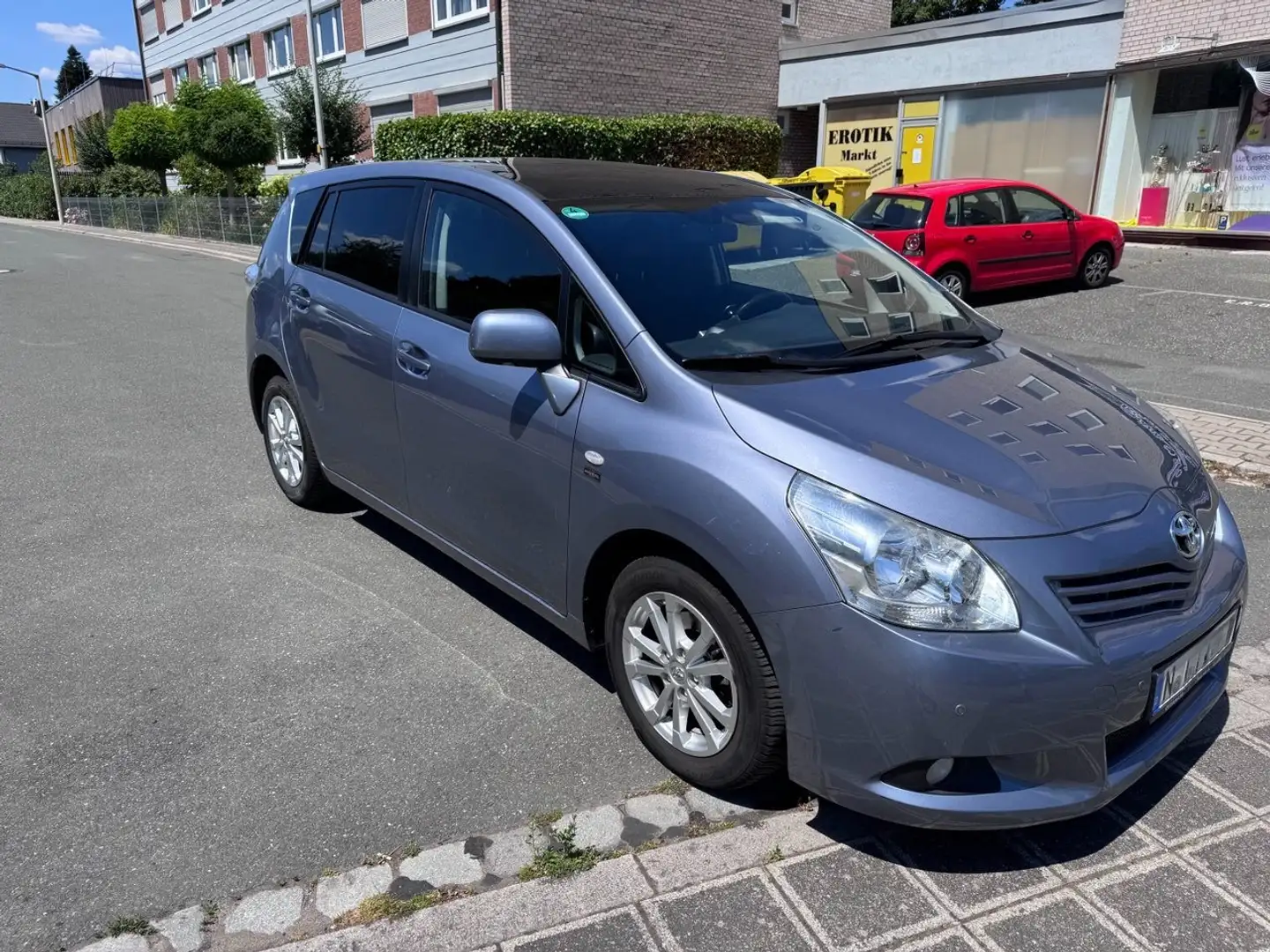Toyota Verso Verso 1.8 Multidrive Edition Grau - 1