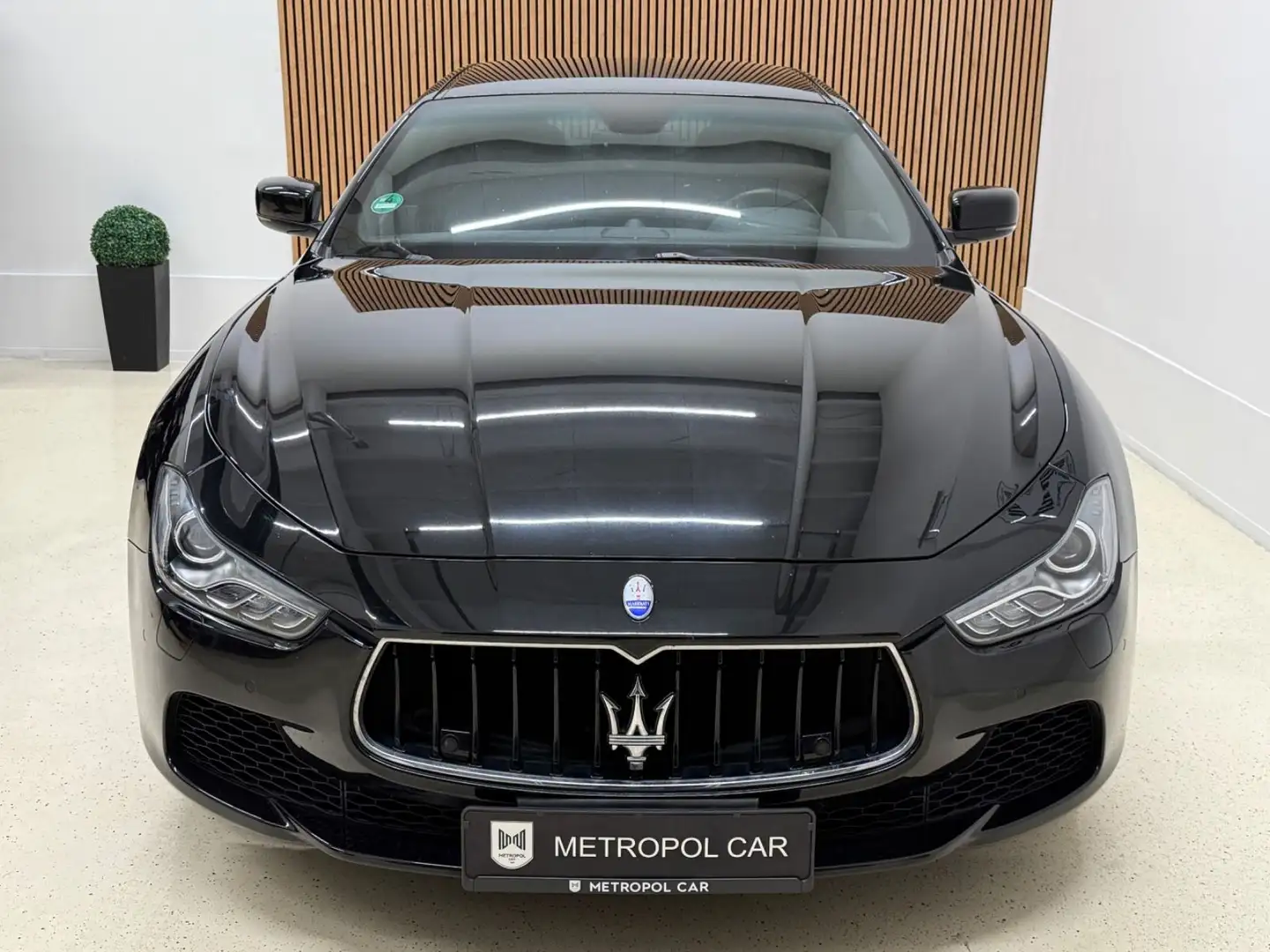 Maserati Ghibli 3.0 V6 Twin Turbo S Q4 KAM/H&K/MEM/KEY/LM Schwarz - 2