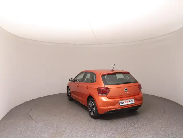 Volkswagen Polo view 5