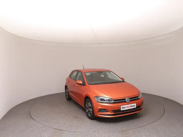 Volkswagen Polo view 2